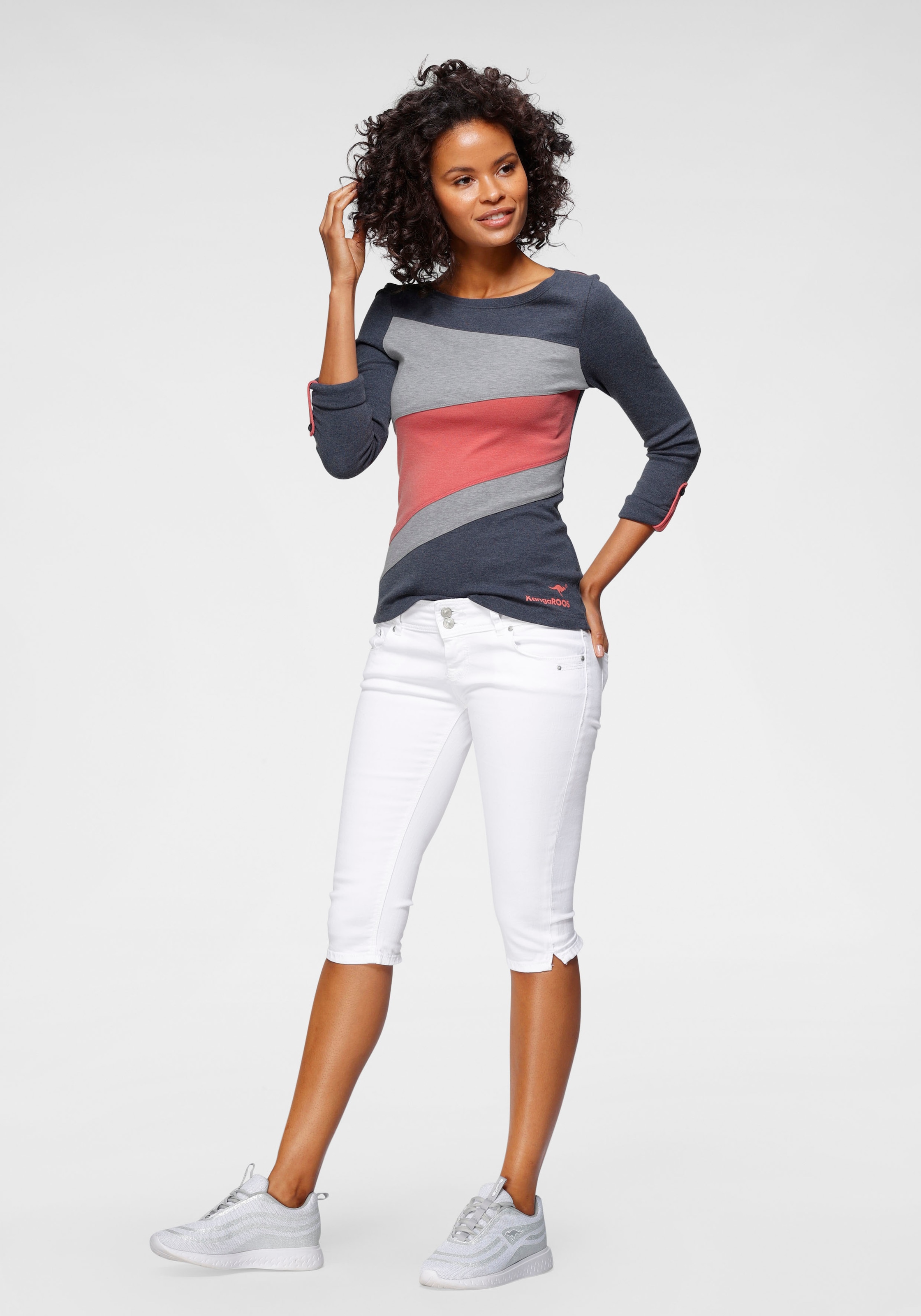 KangaROOS Longsleeve, Langarm, figurbetonte Passform, unifarben, Rundhalsausschnitt