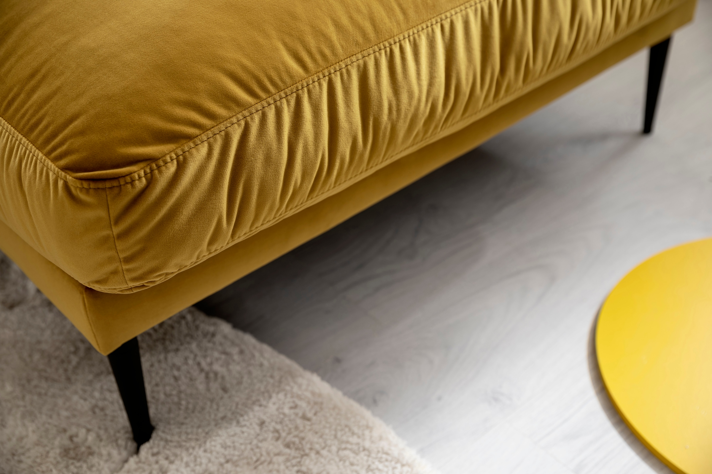 Trends by HG Polsterecke »Svea L-Form«, Ottomane rechts oder links, mit Metallfuss, frei im Raum stellbar
