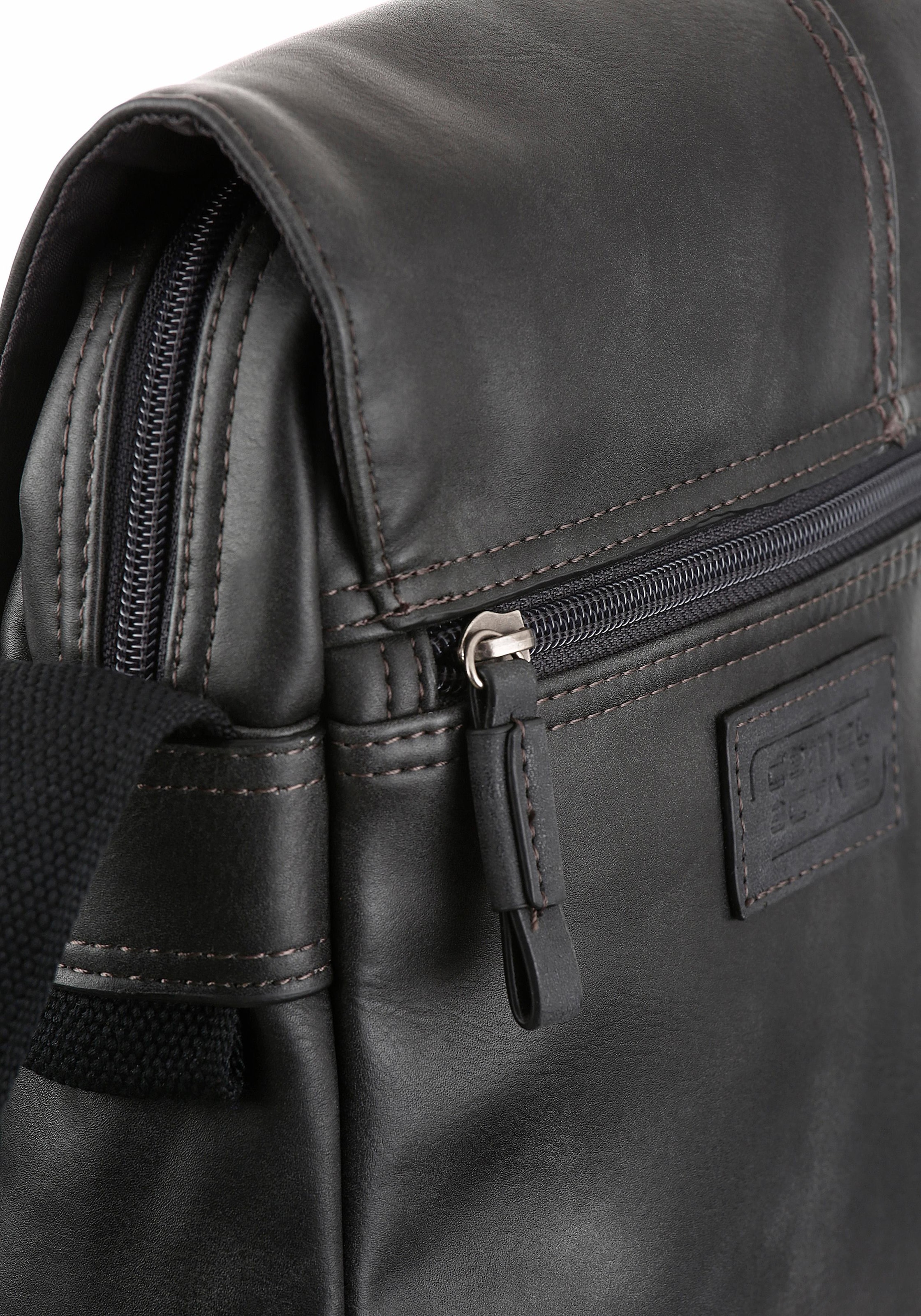 camel active Umhängetasche »LAOS Flap bag S top zip«, mit verstellbarem  Umhängeriemen online bestellen | Jelmoli-Versand