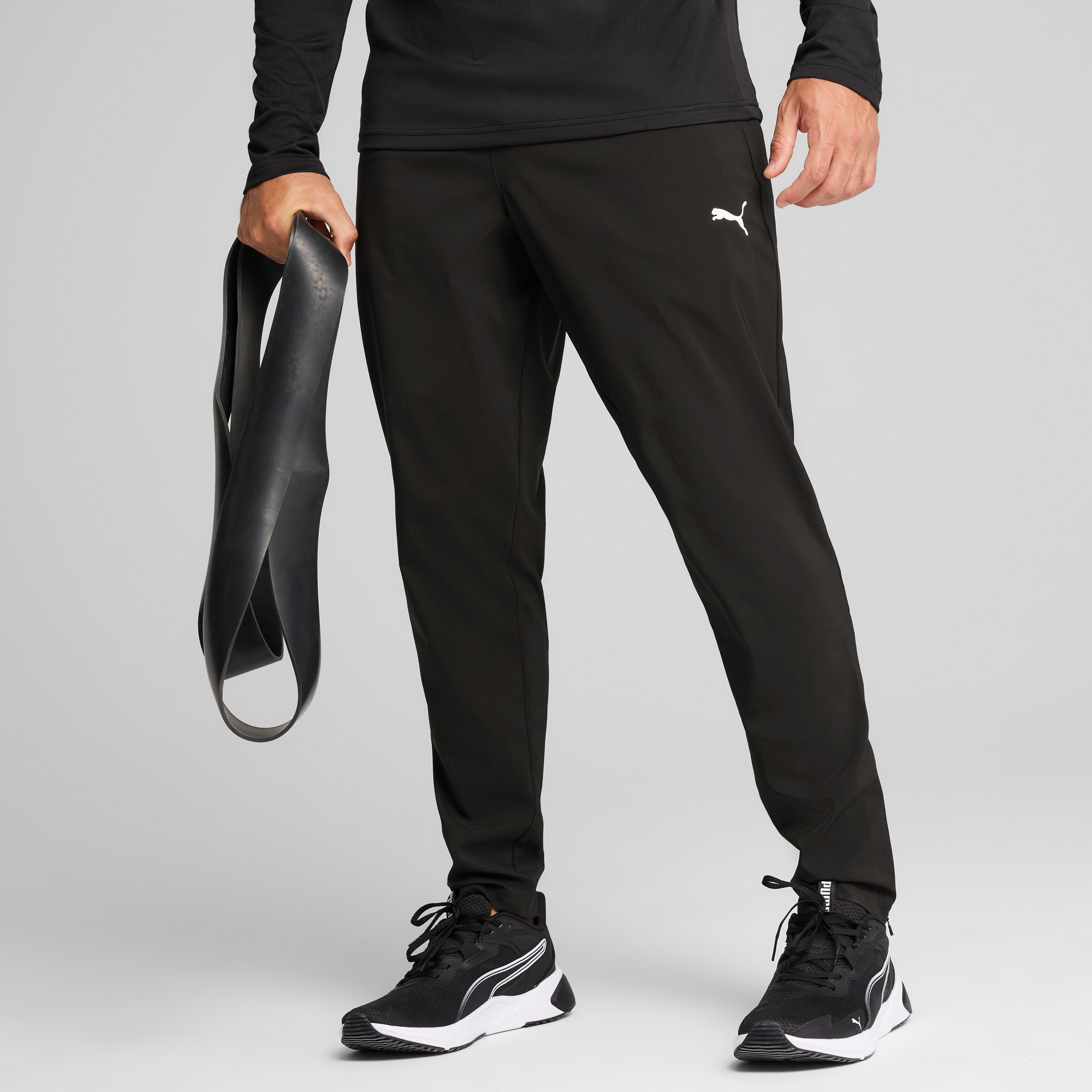 PUMA Trainingshose »M TAD ESSENTIALS WOVEN TAPERED PANT« für Fitness und sportliche Aktivitäten, mit WarmCELL Technologie