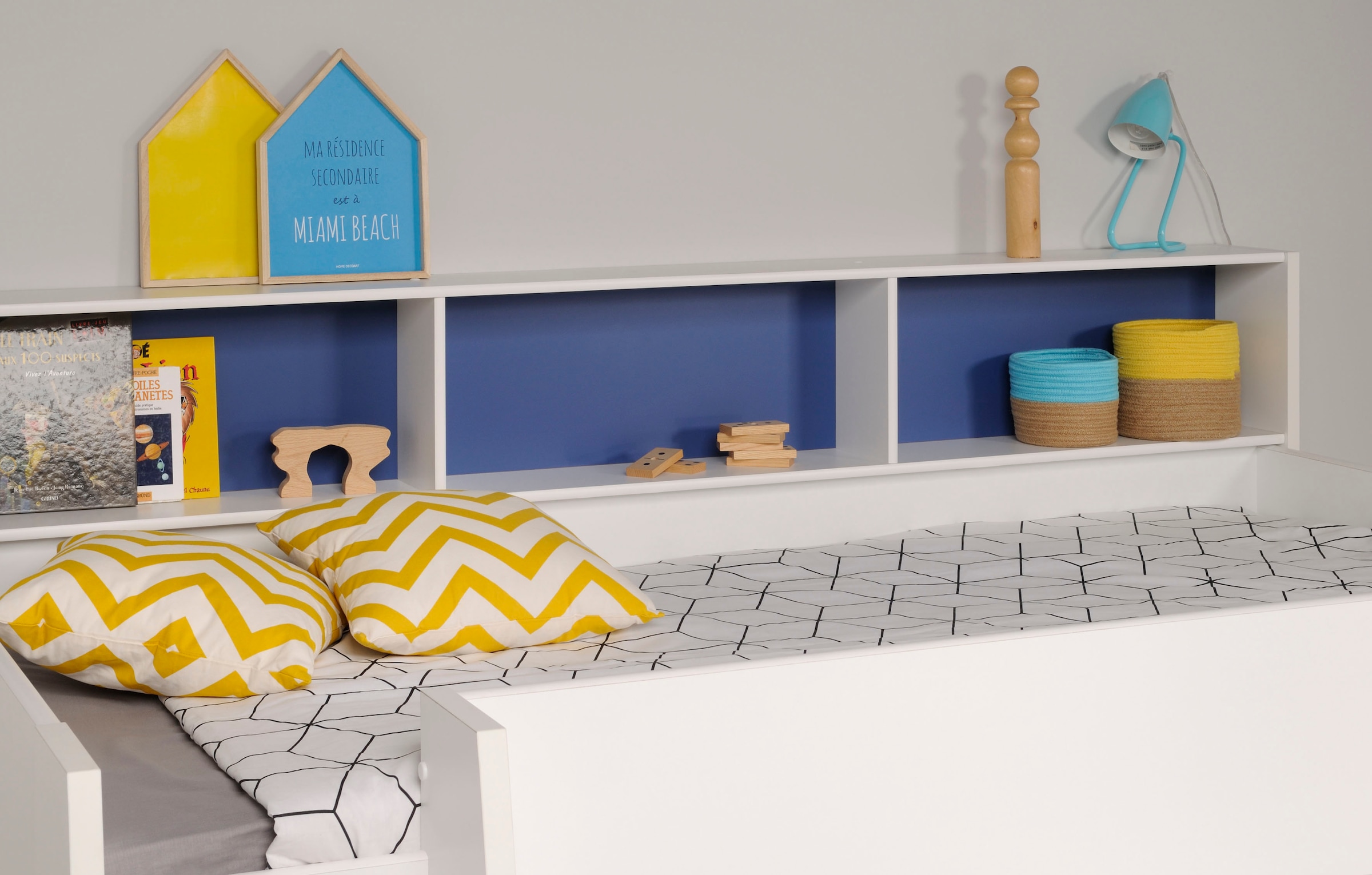 Parisot Etagenbett »Tam Tam, Stockbett, farbig hinterlegte Regale, mit Bettkasten«, viel Stauraum, toll für kleine Räume, TOPSELLER!