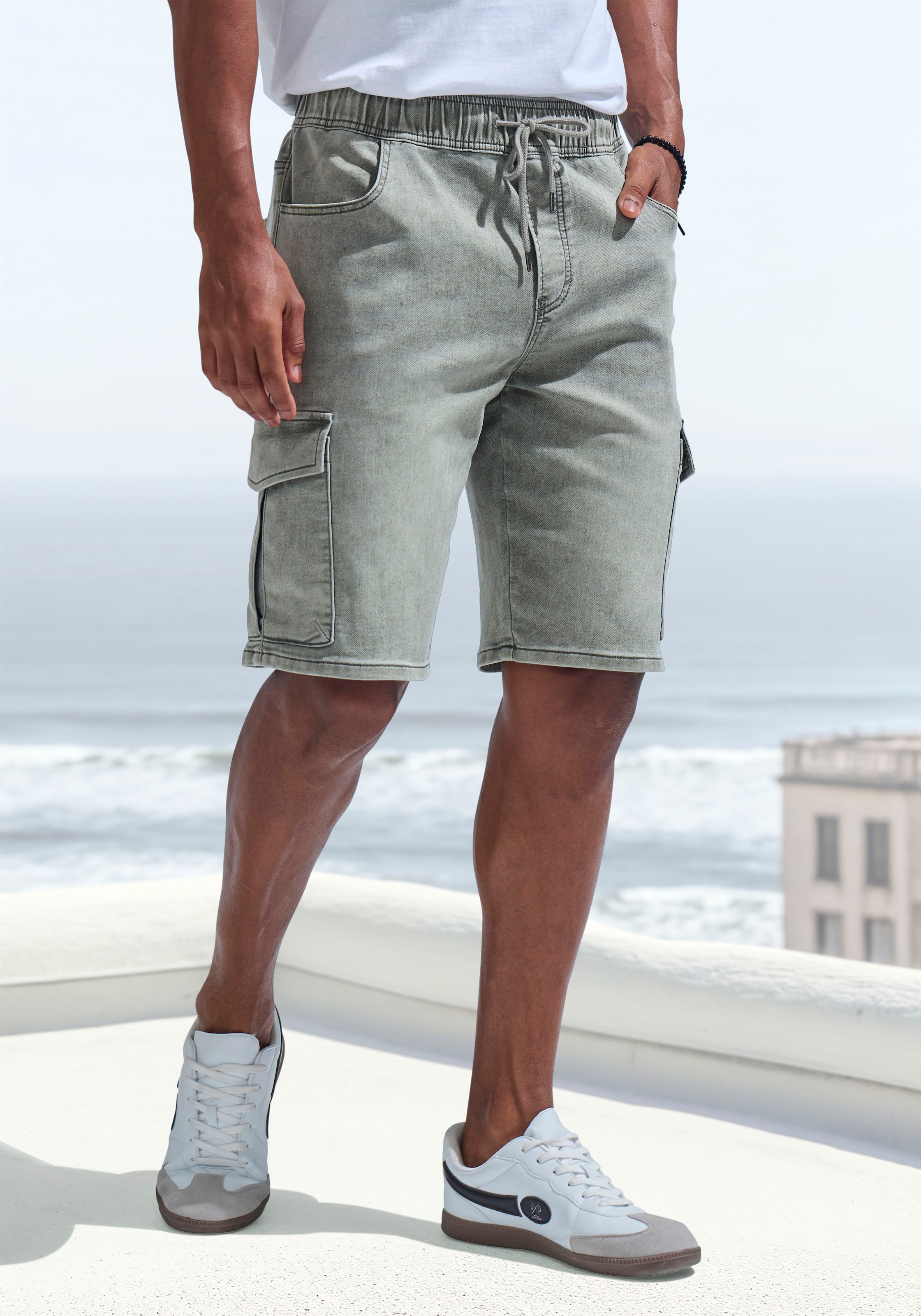 John Devin Jogg Pants, mit Cargotaschen, knielang, elastische Schlupf-Bermuda