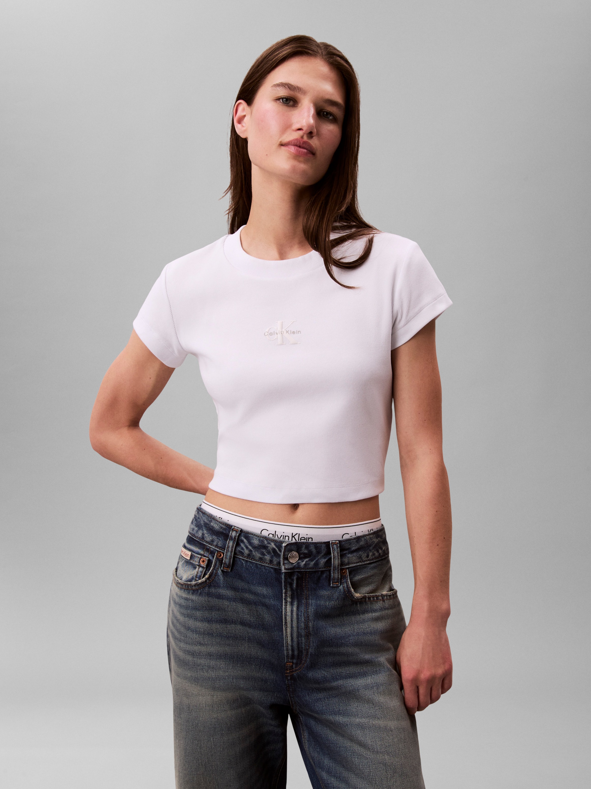 Calvin Klein Jeans T-Shirt »MONOGRAM BABY TEE« Rundhalsausschnitt, taillenlang