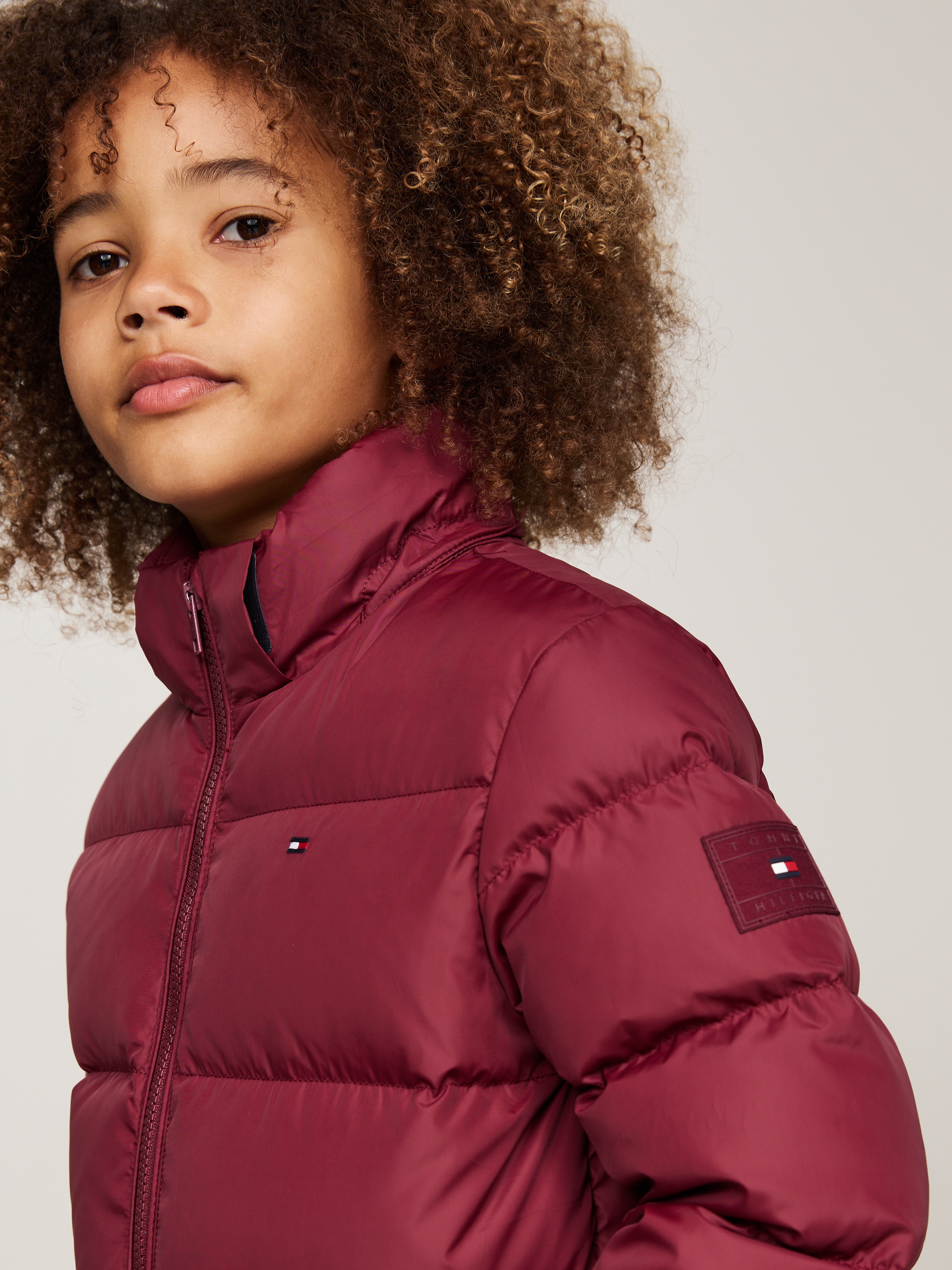 Tommy Hilfiger Daunenjacke »ESSENTIAL DOWN JACKET«, mit Kapuze, Baby bis 2 Jahre; mit Logo-Patch und Flaglabel