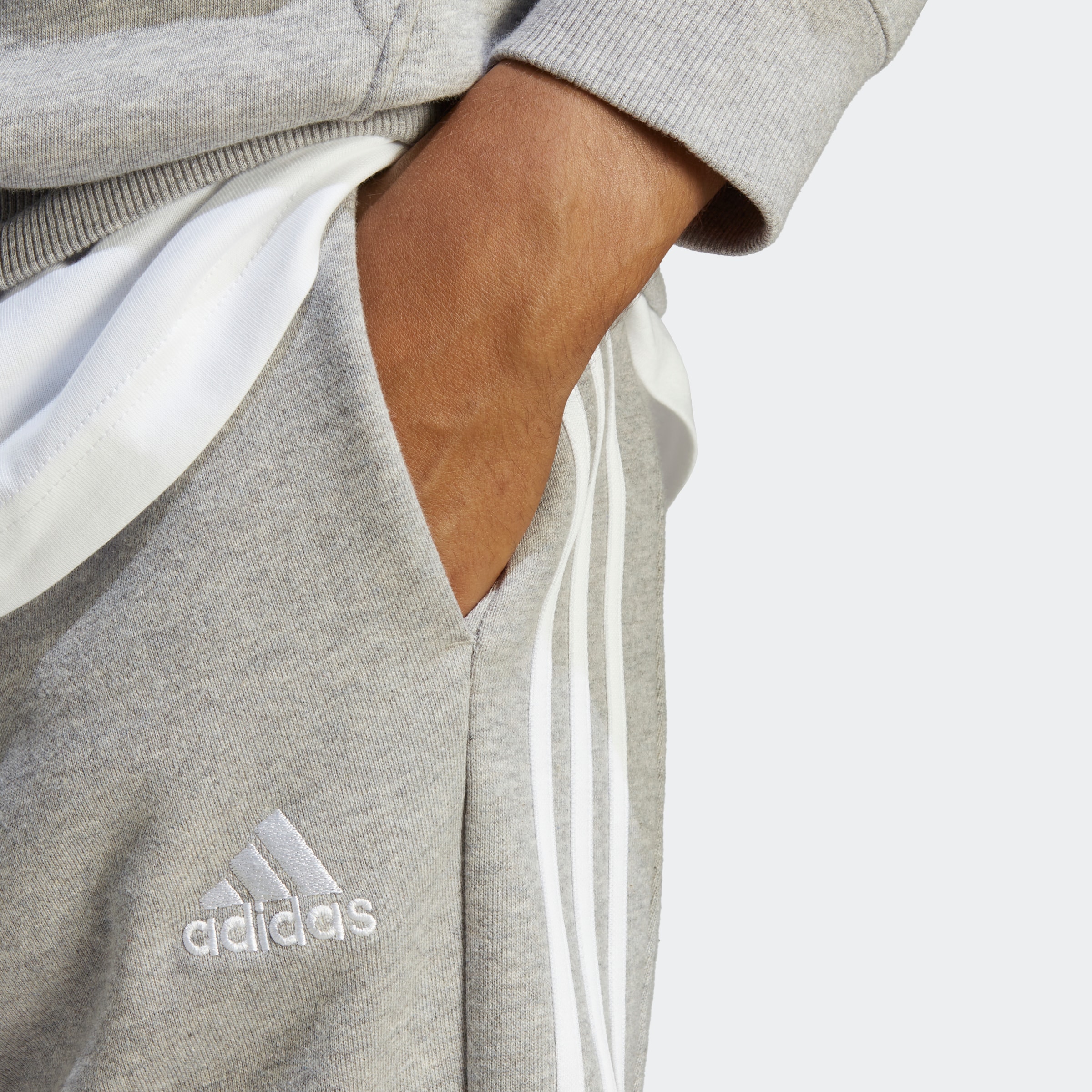 adidas Sportswear Sporthose »ESSENTIALS FRENCH TERRY TAPERED CUFF 3STREIFEN HOSE«, (1 tlg.)