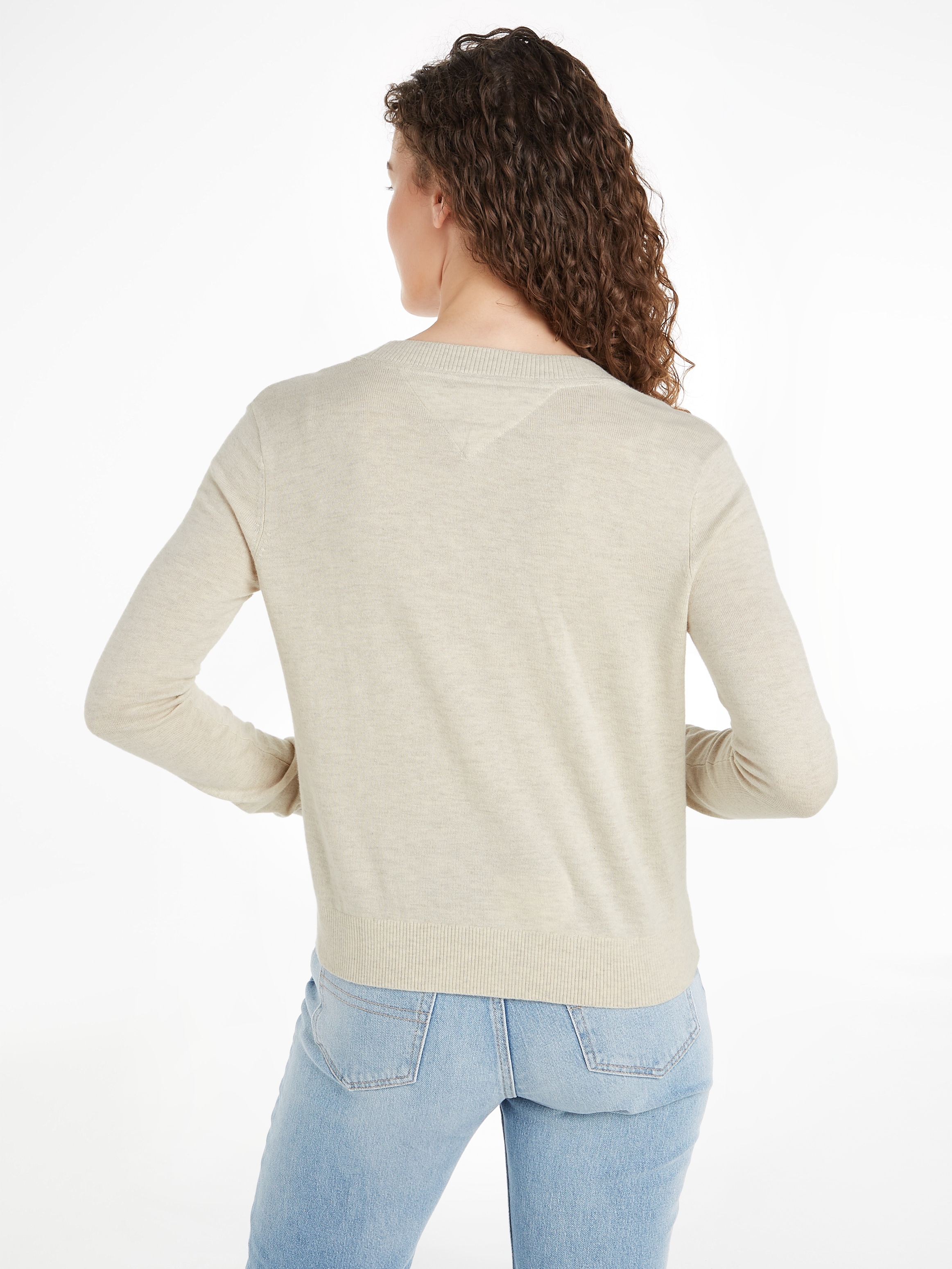 Tommy Jeans Strickpullover »TJW ESSENTIAL VNECK SWEATER EXT«, mit Logostickerei