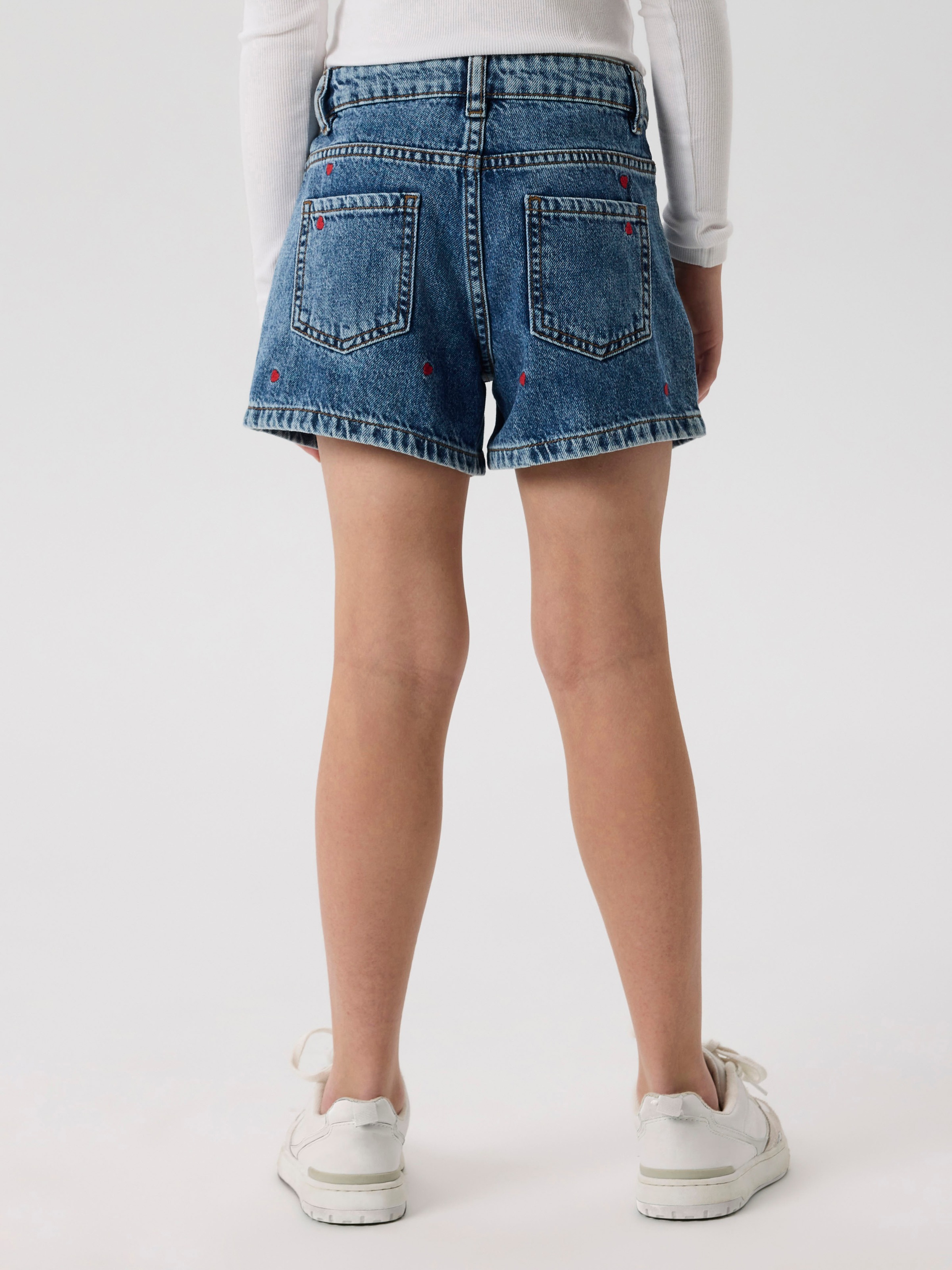 Name It Jeansshorts »NKFBELLA REG DNM SHORTS 3674-BE NOOS« Baumwolle, verstellbarer Bund, bestickte Details