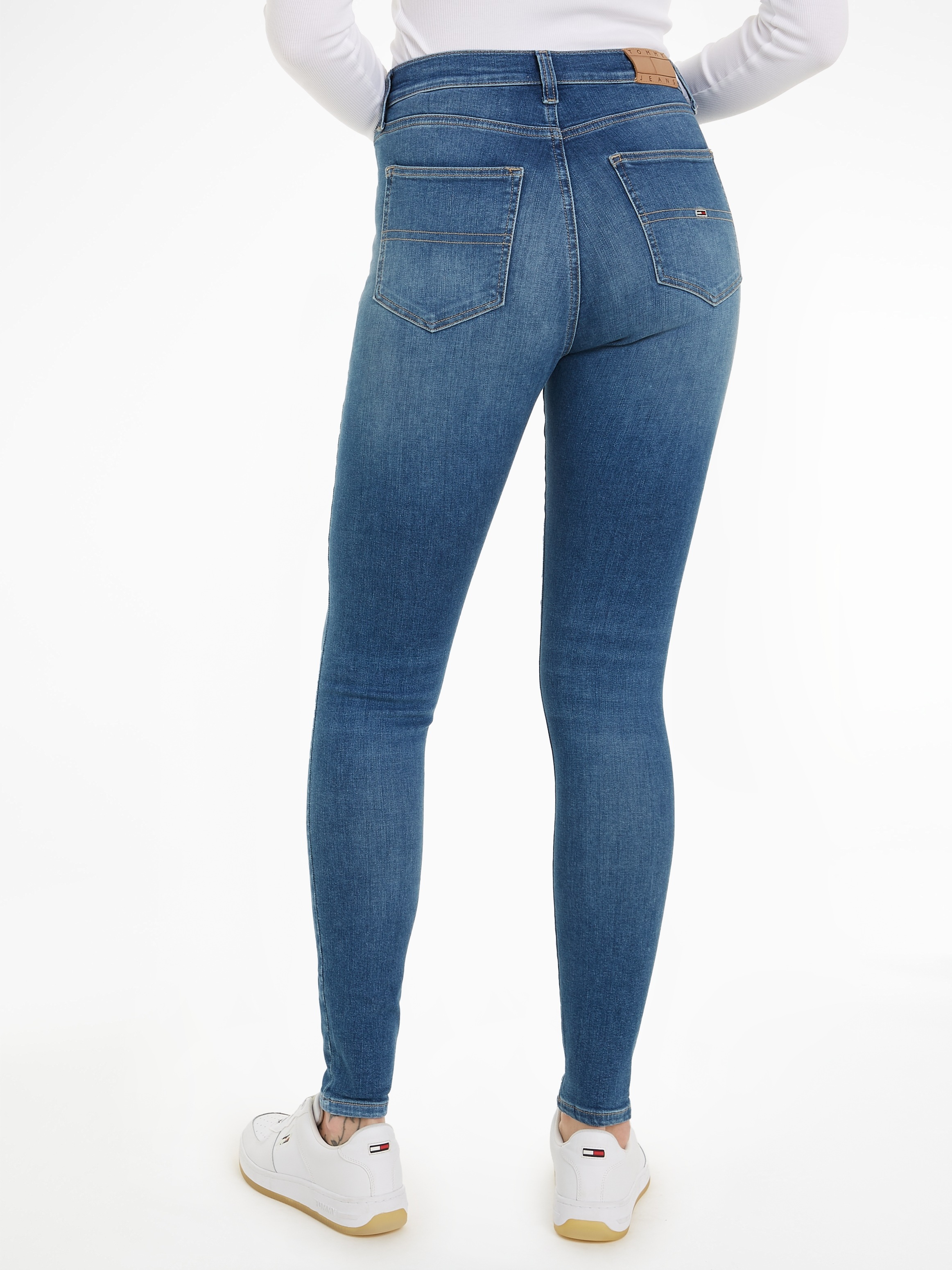 Tommy Jeans Bequeme Jeans »Sylvia Skinny Slim Jeans Hohe Leibhöhe«, mit Ledermarkenlabel