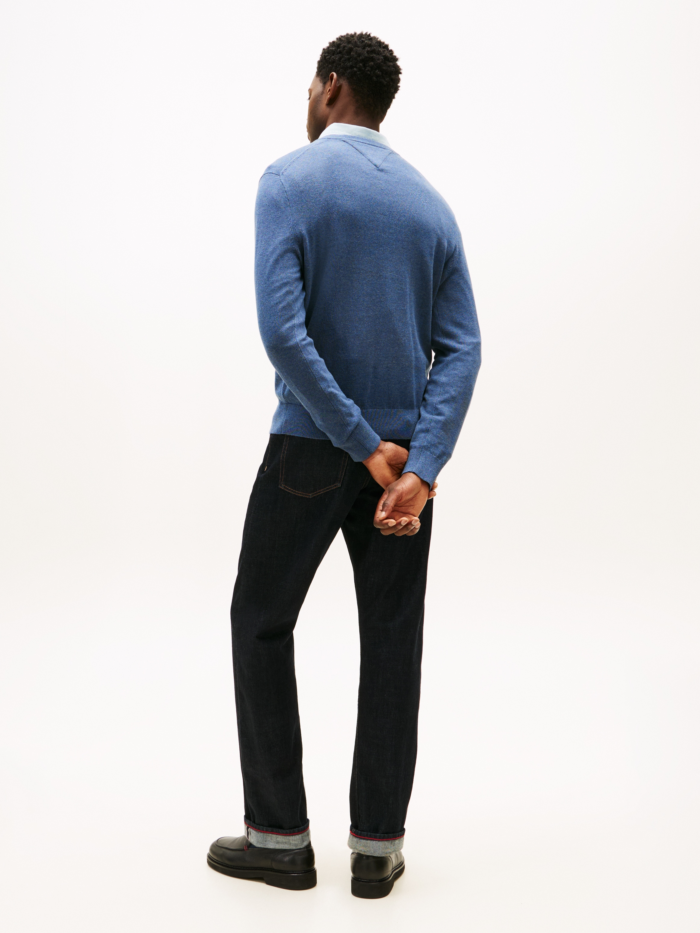 Tommy Hilfiger Strickpullover »ESSENTIAL COTTON V NECK mit V-Ausschnitt und Stickerei«, unifarben, casual, regular fit, Baumwolle, V-Ausschnitt