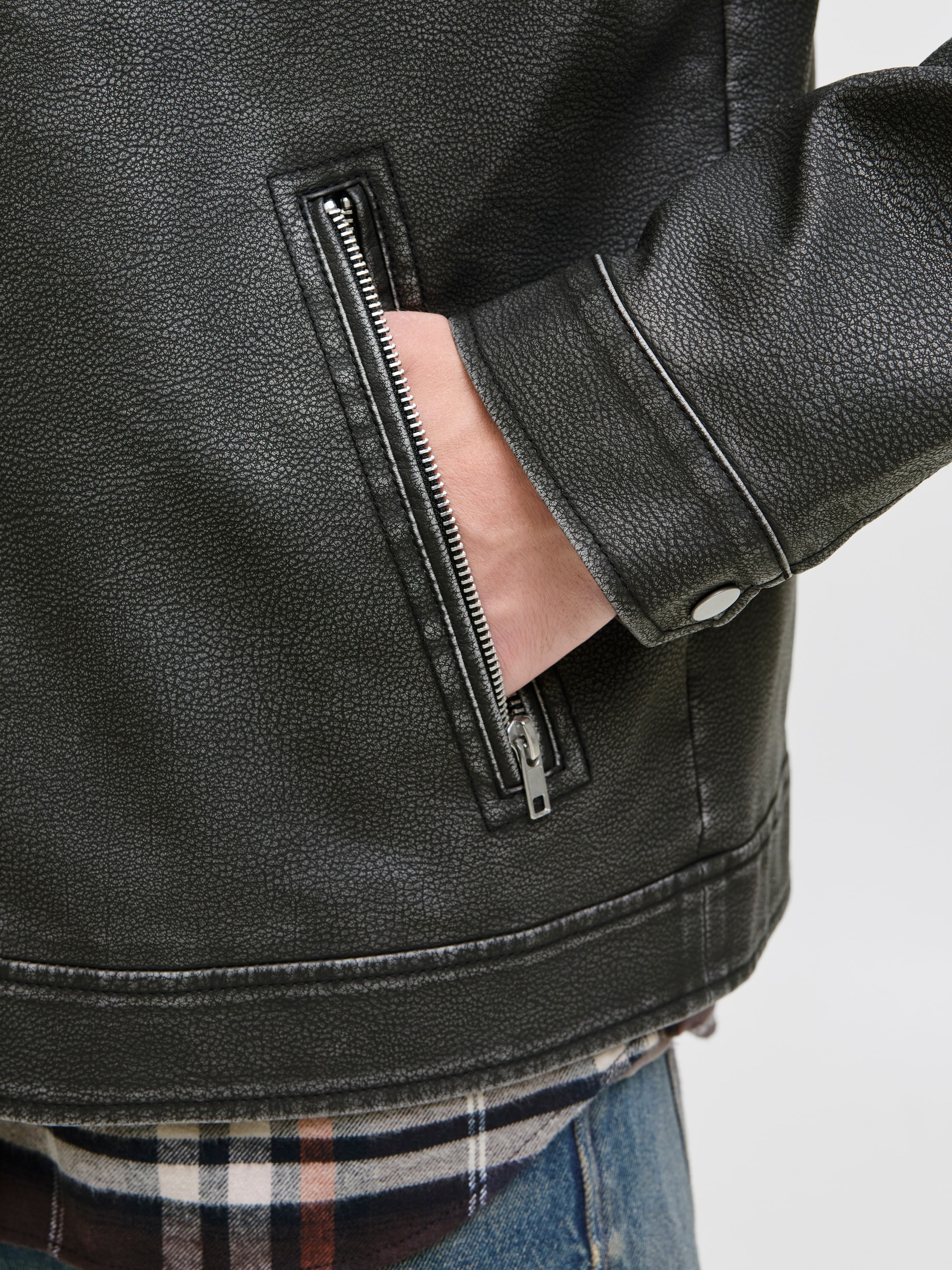 Jack & Jones Bikerjacke »JJECASABLANCA PU JACKET NOOS«, ohne Kapuze, mit Fronttaschen