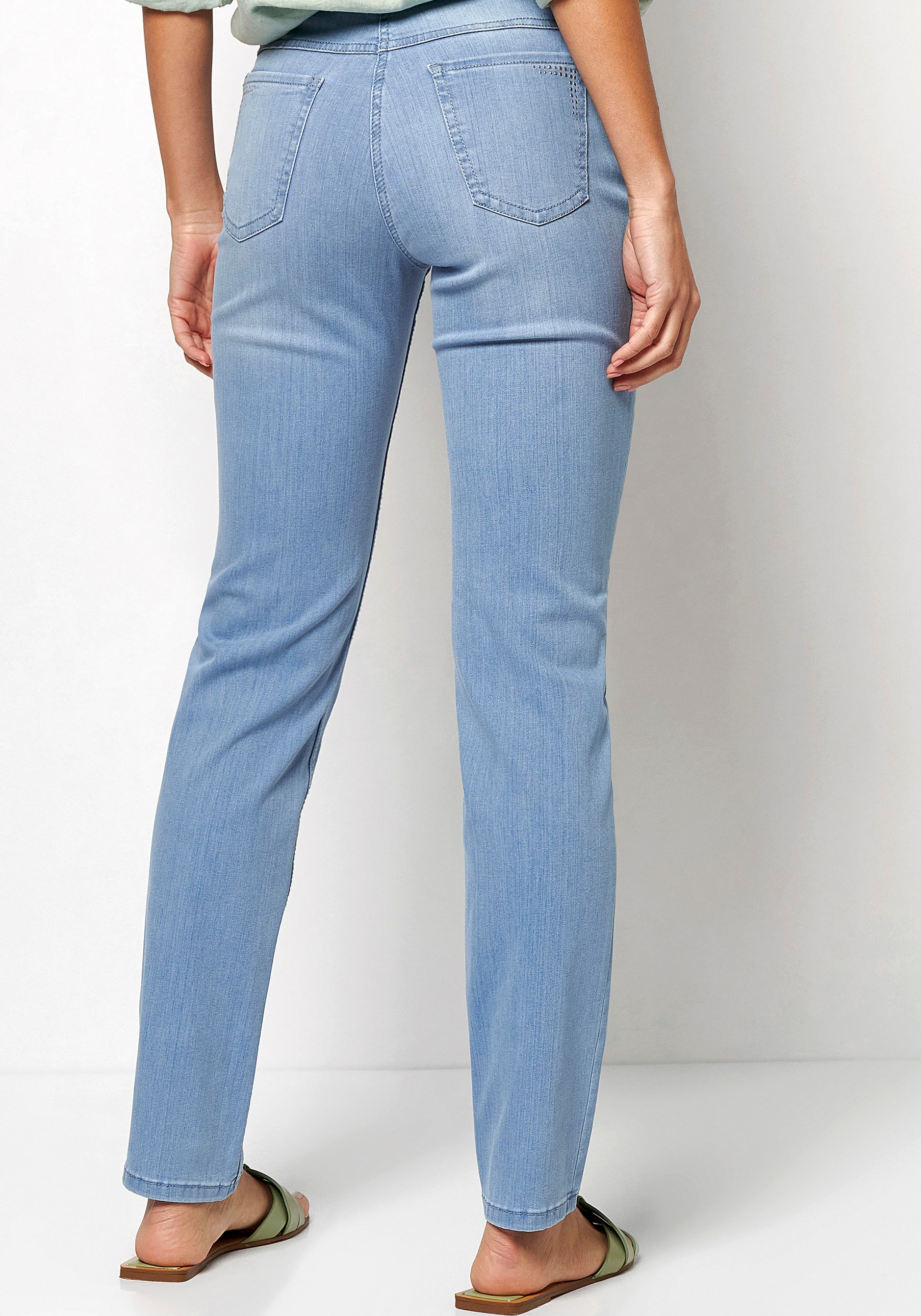 TONI Straight-Jeans »Perfect Shape Straight«, mit Gesässtaschen mit aufwendiger Verzierung