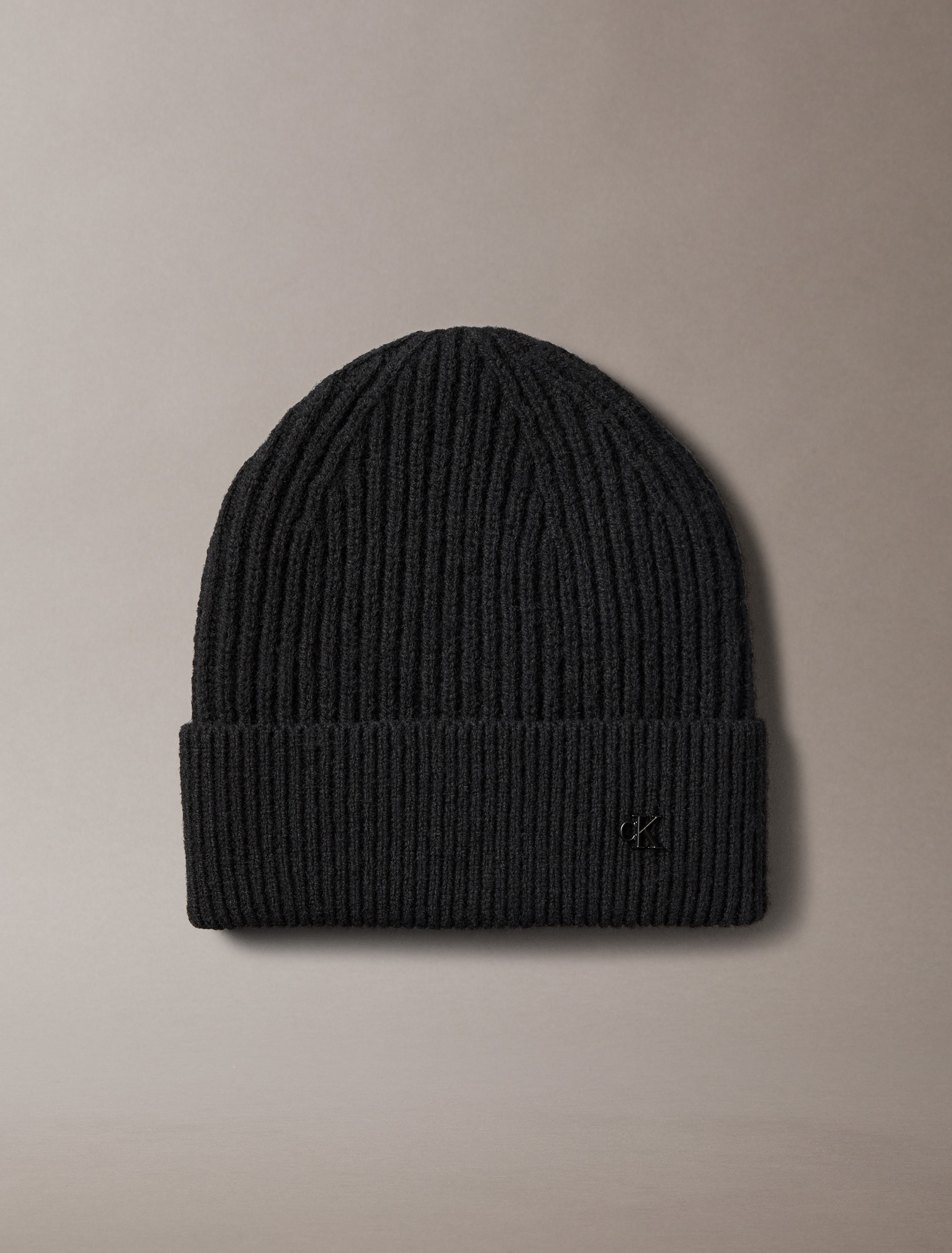 Calvin Klein Strickmütze »CK METAL WOOL BEANIE«, Perfekt für den Alltag