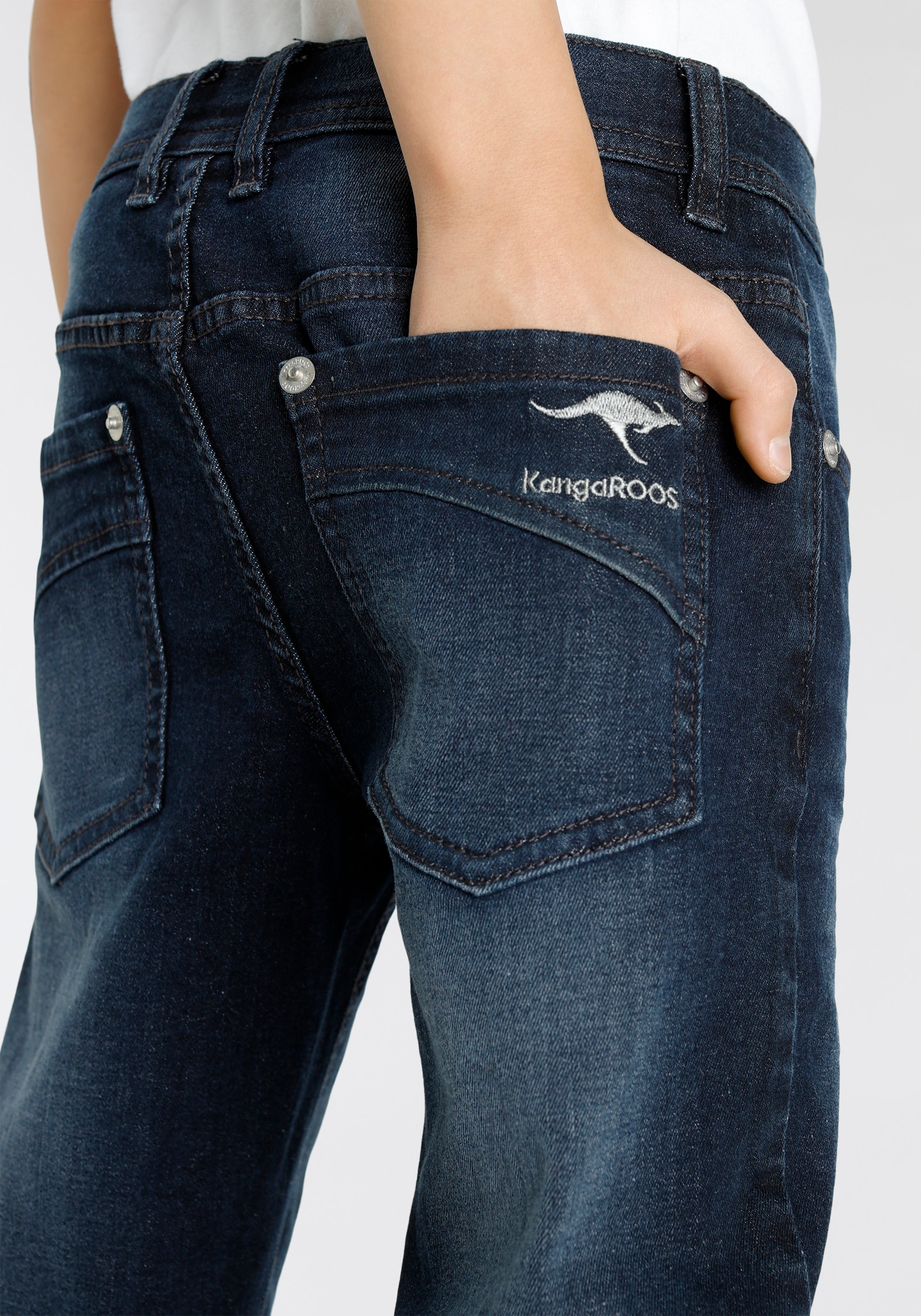 regular ✵ günstig mit KangaROOS geradem ordern Beinverlauf« Jelmoli-Versand Stretch-Jeans fit | »,