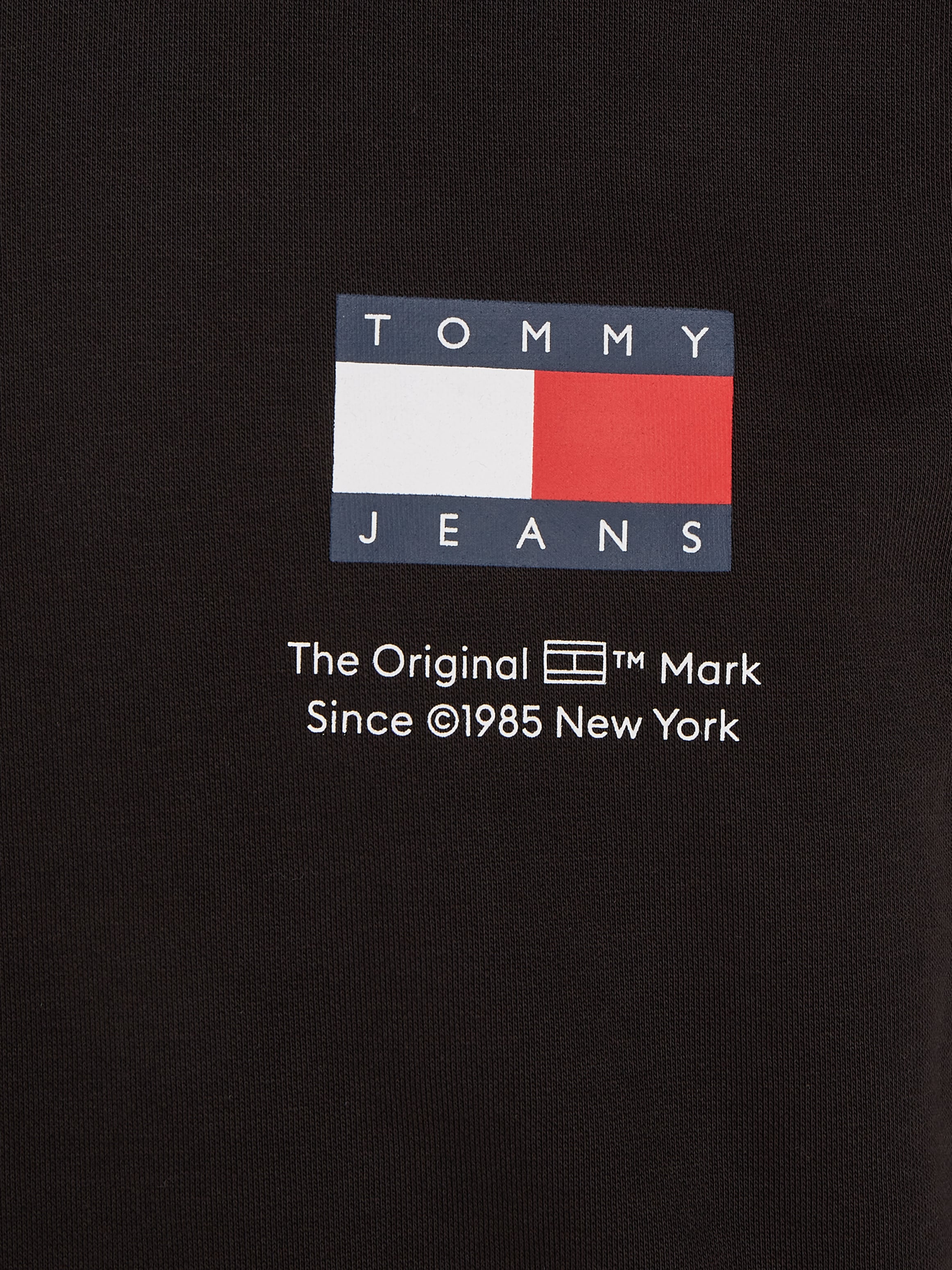 Tommy Jeans Sweatshirt »TJM REG ESSENTIAL FLAG CNECK EXT«, Rundhals-Sweatshirt mit Logo