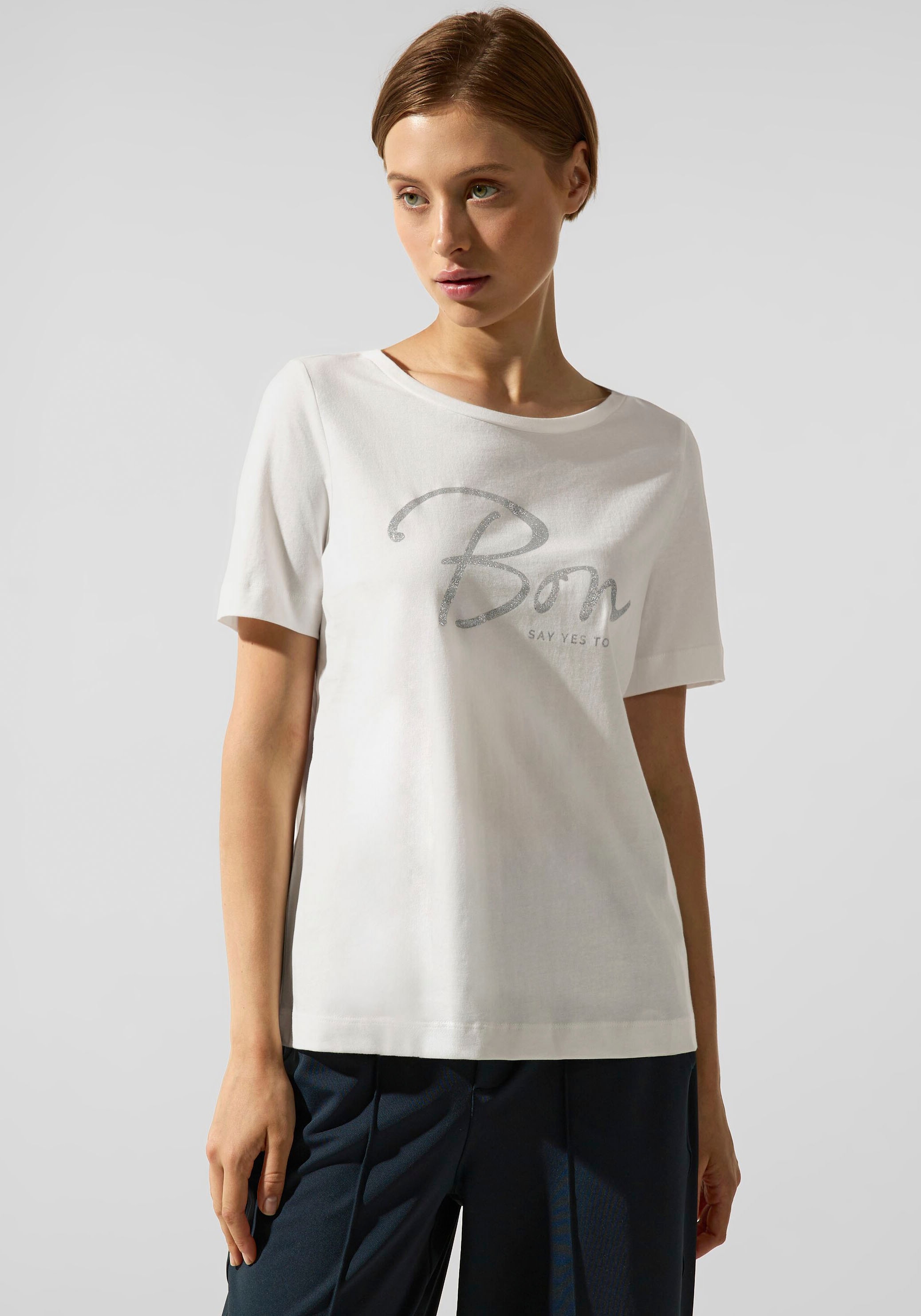 STREET ONE T-Shirt, einem bestellen bei Jelmoli-Versand Schweiz mit hüftlangen online Schnitt
