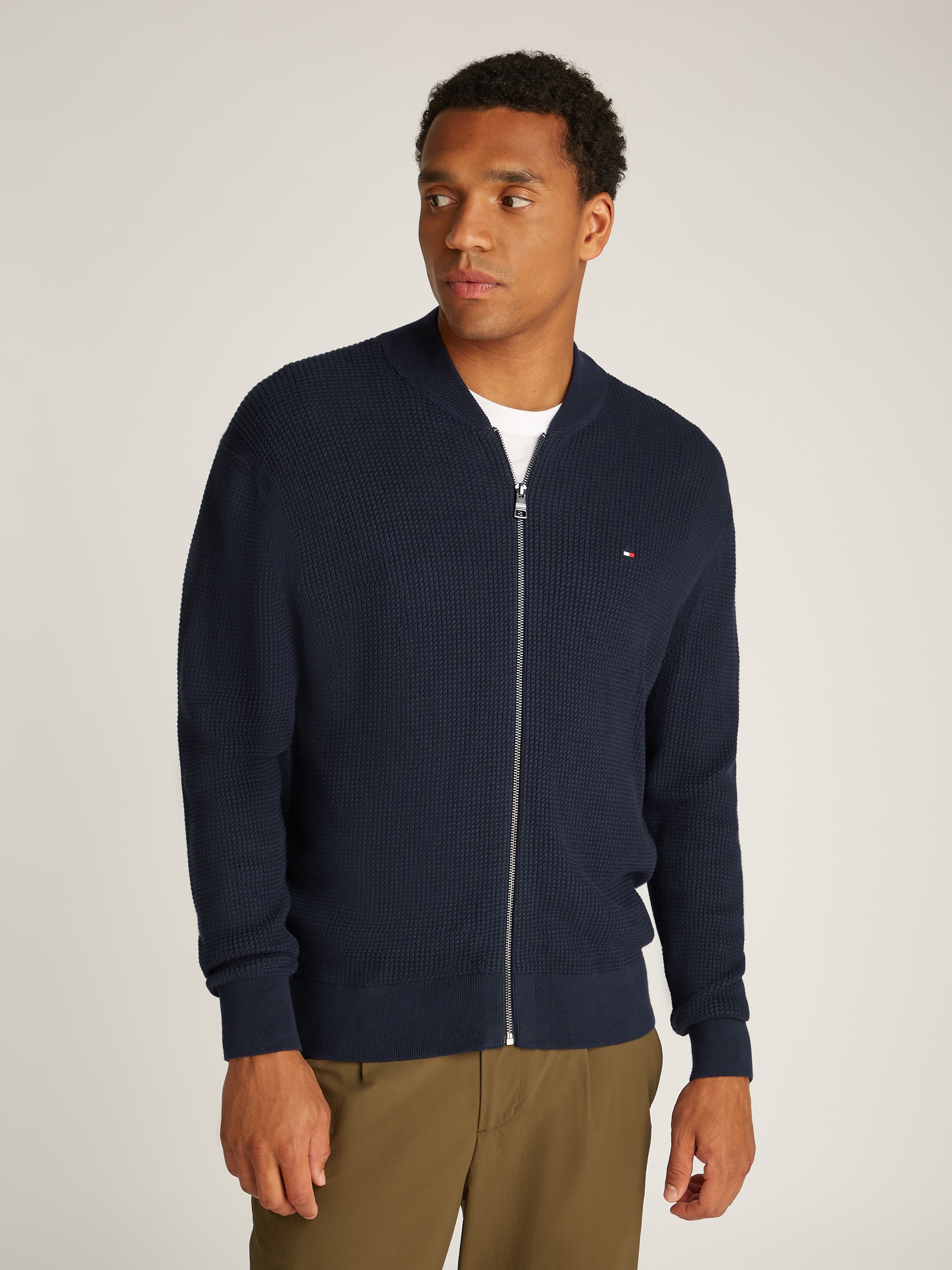 TOMMY HILFIGER Strickjacke »STRUCTURE BASEBALL ZIP THROUGH«, in Rippoptik, Reissverschluss,...