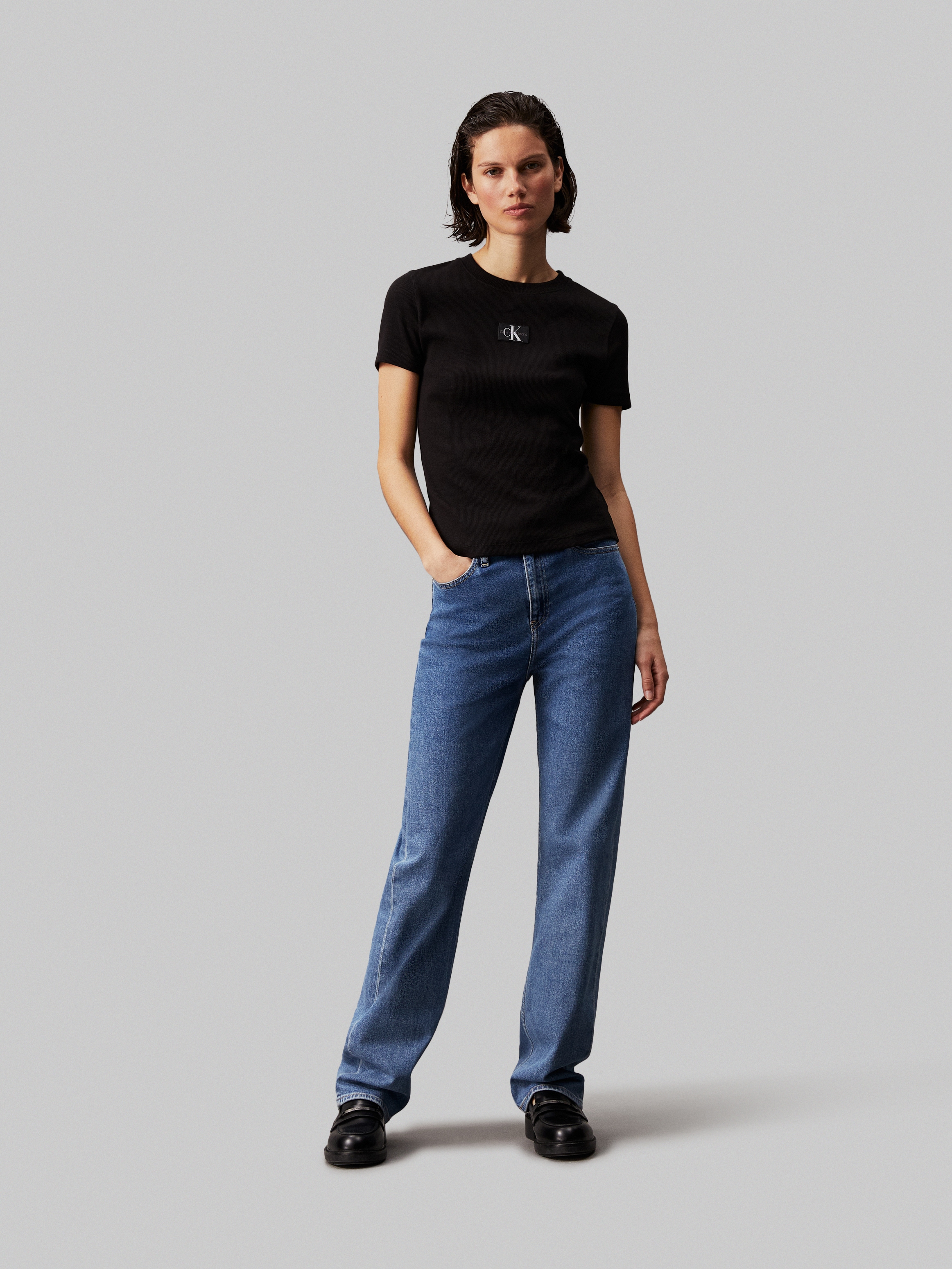 Calvin Klein Jeans T-Shirt »WOVEN LABEL RIB BABY TEE«, mit Logopatch