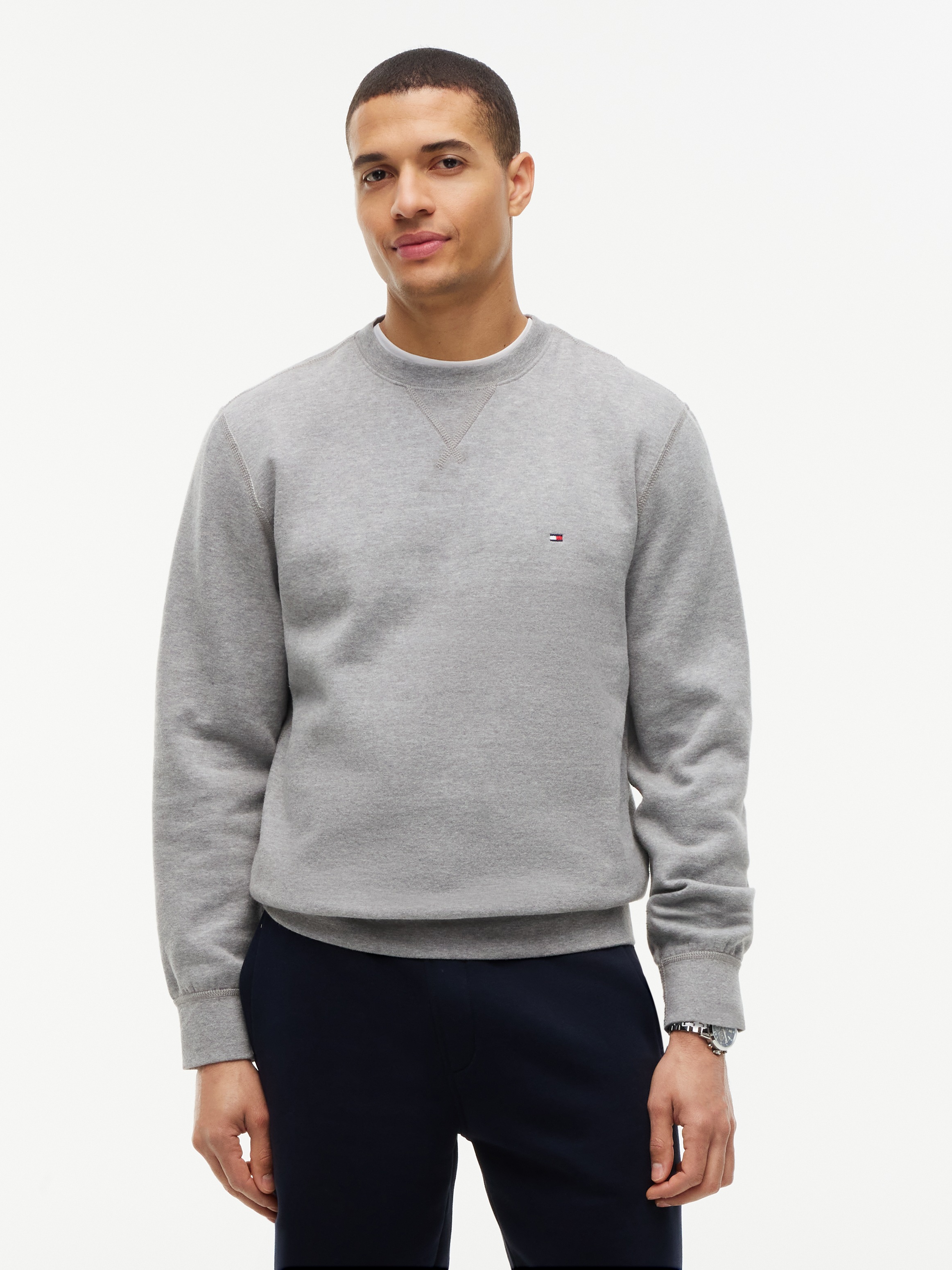 Tommy Hilfiger Sweatshirt "ESSENTIAL FLEECE CREWNECK", mit Tommy Hilfiger Logostickerei, Regular Fit