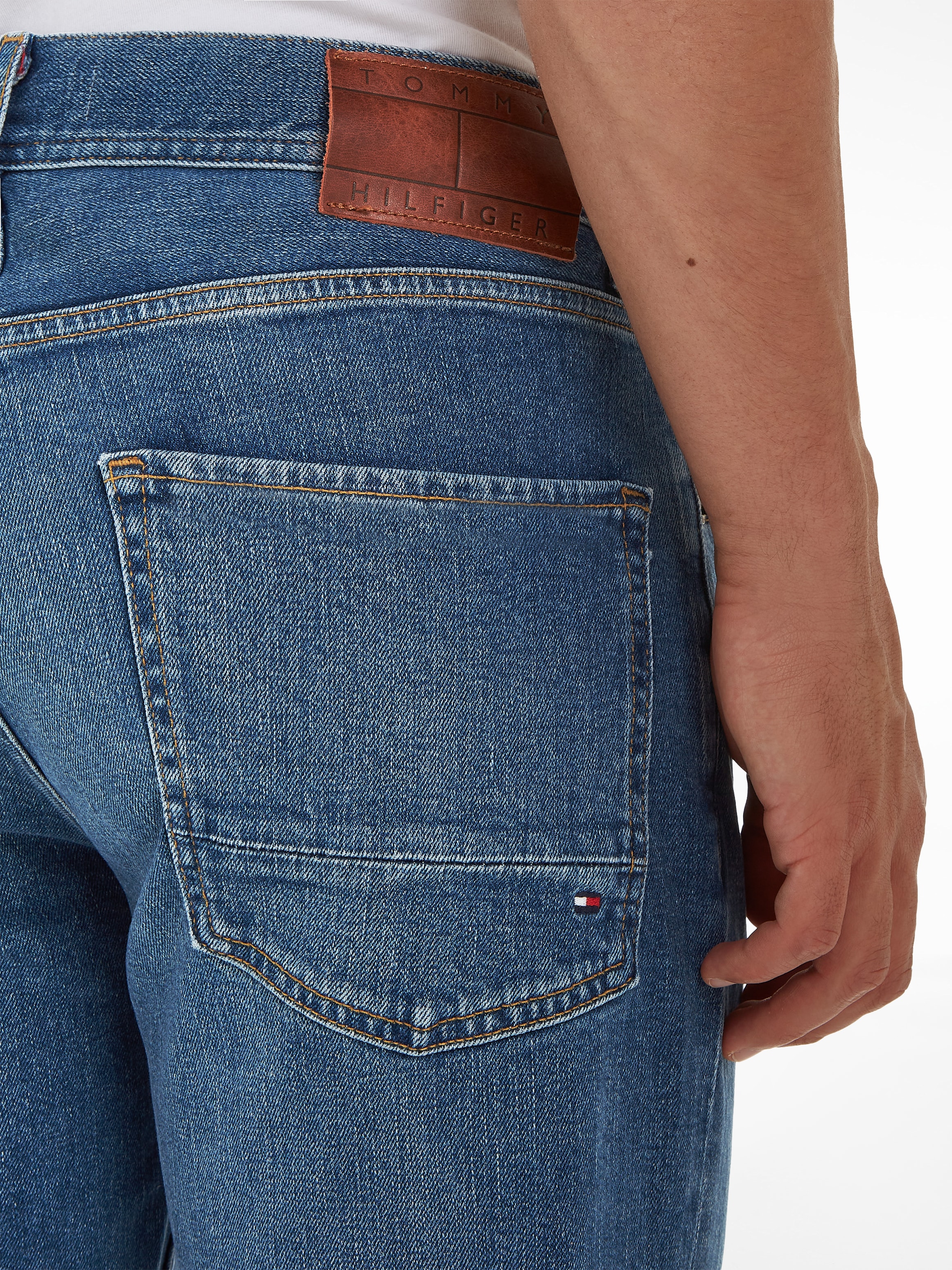 Tommy Hilfiger Straight-Jeans »Denton«, aus Stretch online Jelmoli-Versand mit bestellen Baumwoll-Denim 