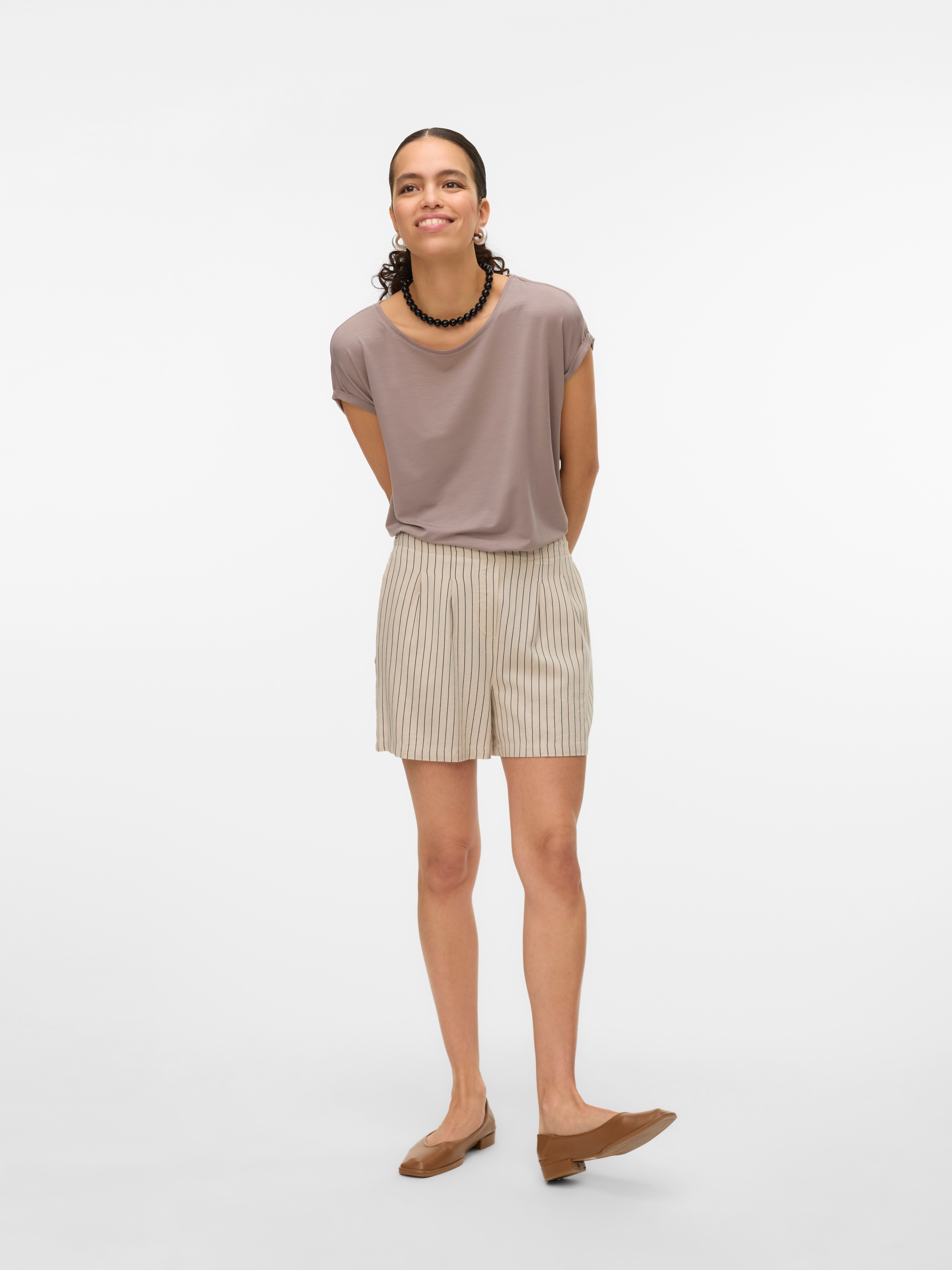 Vero Moda Shorts »VMJESMILO HW SHORTS WVN NOOS«, mit Leinen