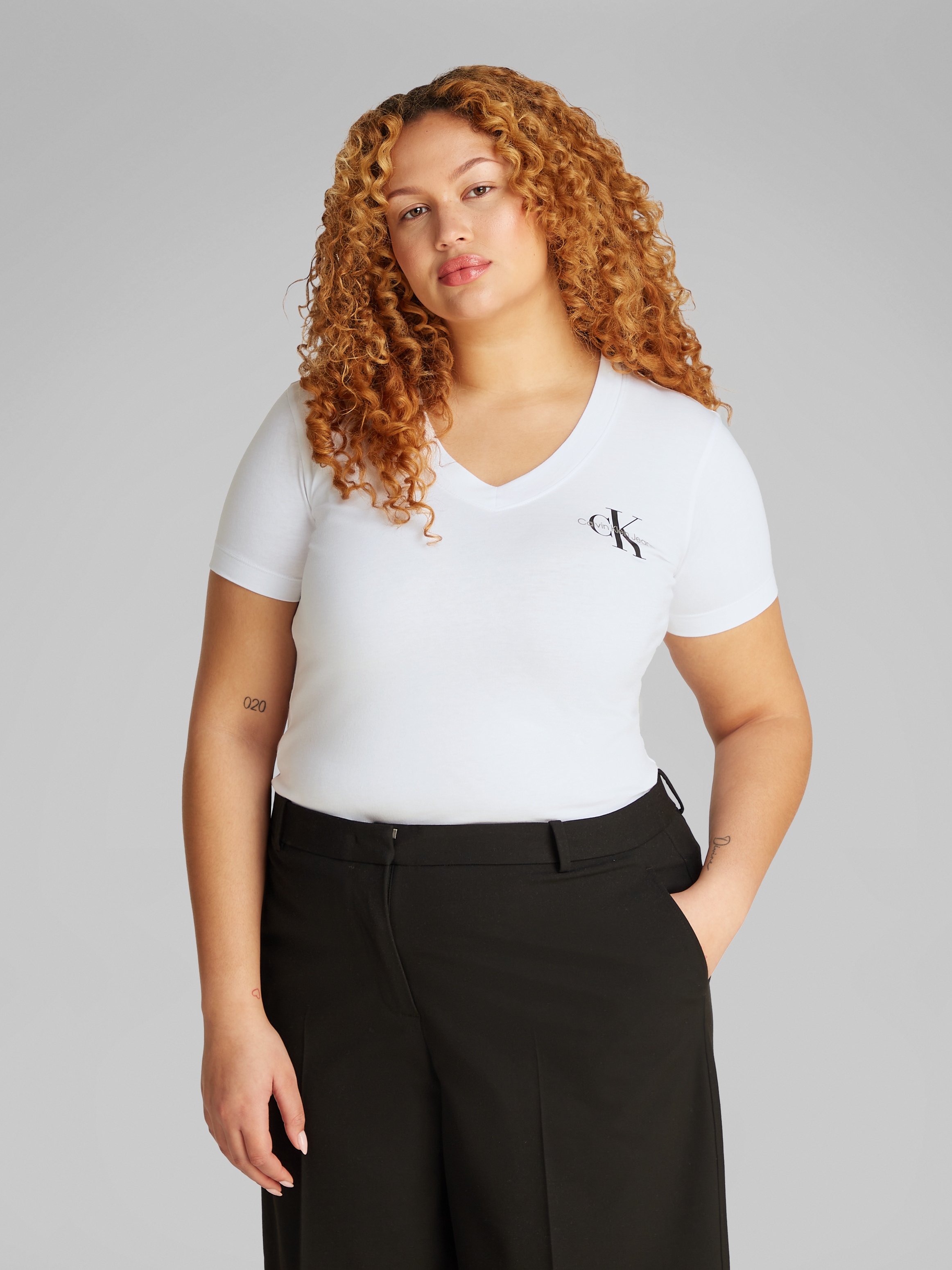 Calvin Klein Jeans Plus T-Shirt »PLUS 2-PACK MONOLOGO V-NECK TEE« Packung, 2 Stk. in grossen Grössen