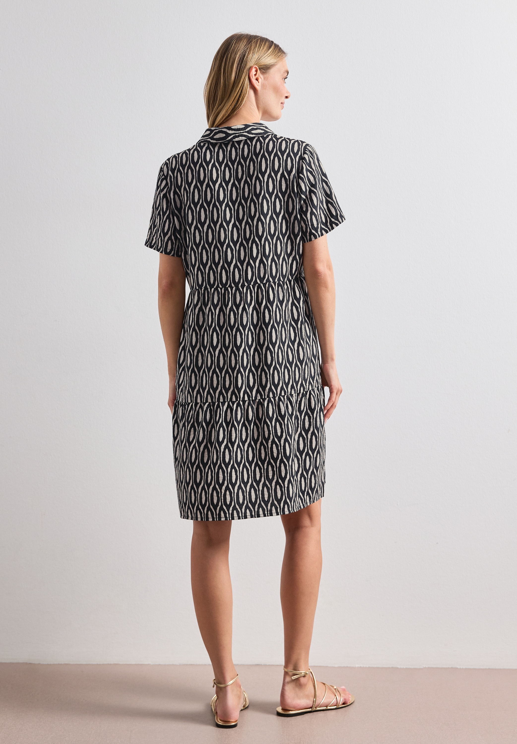 STREET ONE Druckkleid Ohne Taschen Knielanges Sommerkleid, Kurzarm, bedruckt