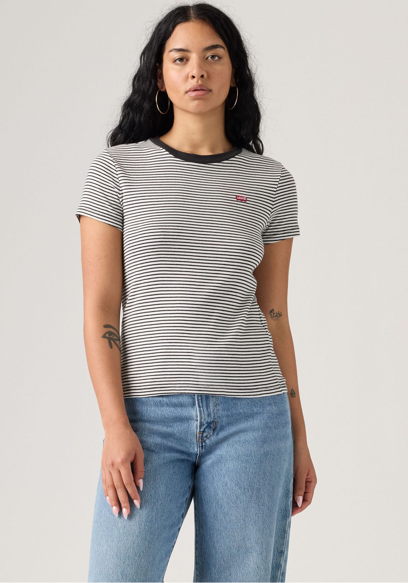 Levi's® T-Shirt »Mini-Logo« Packung, 2 Stk. mit kleiner Markenlogo-Stickerei auf der Brust