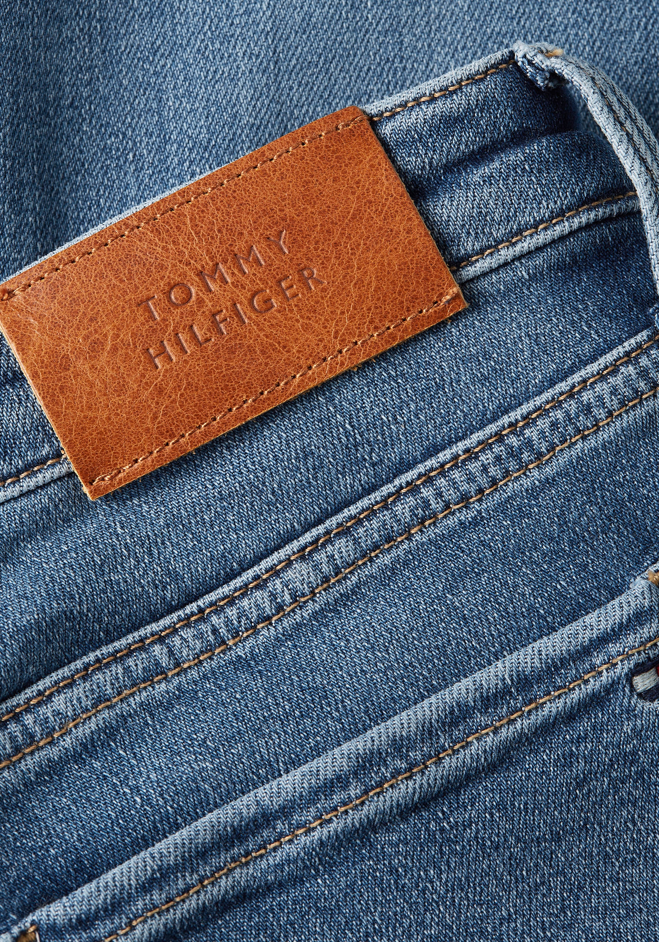 Tommy Hilfiger Jelmoli-Versand online FLEX SKINNY Hilfiger Logo-Badge GYA«, shoppen RW mit COMO bei Schweiz Skinny-fit-Jeans »TH Tommy