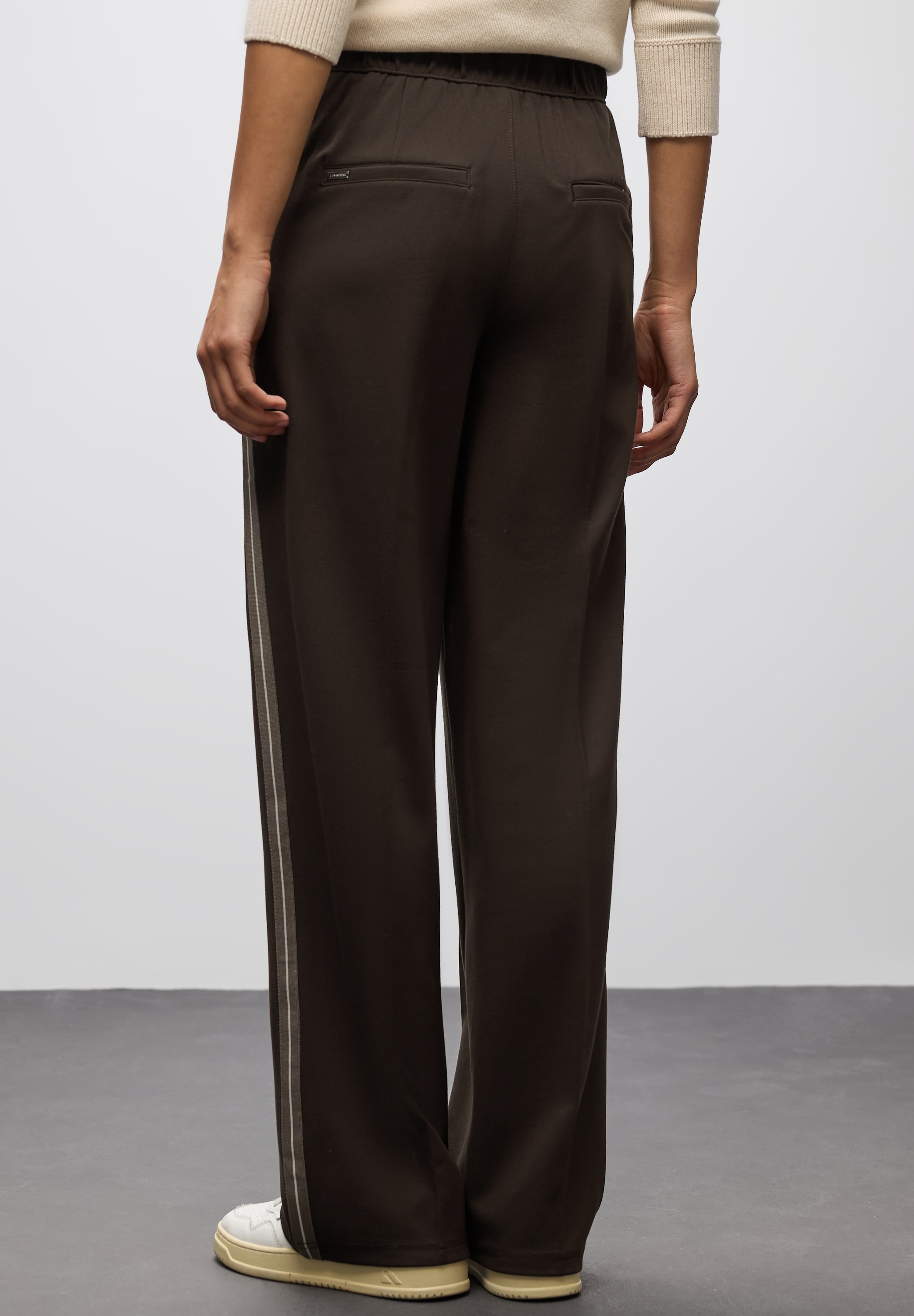 STREET ONE Stoffhose mit Galonstreifen und aus Viskose mit Elasthan