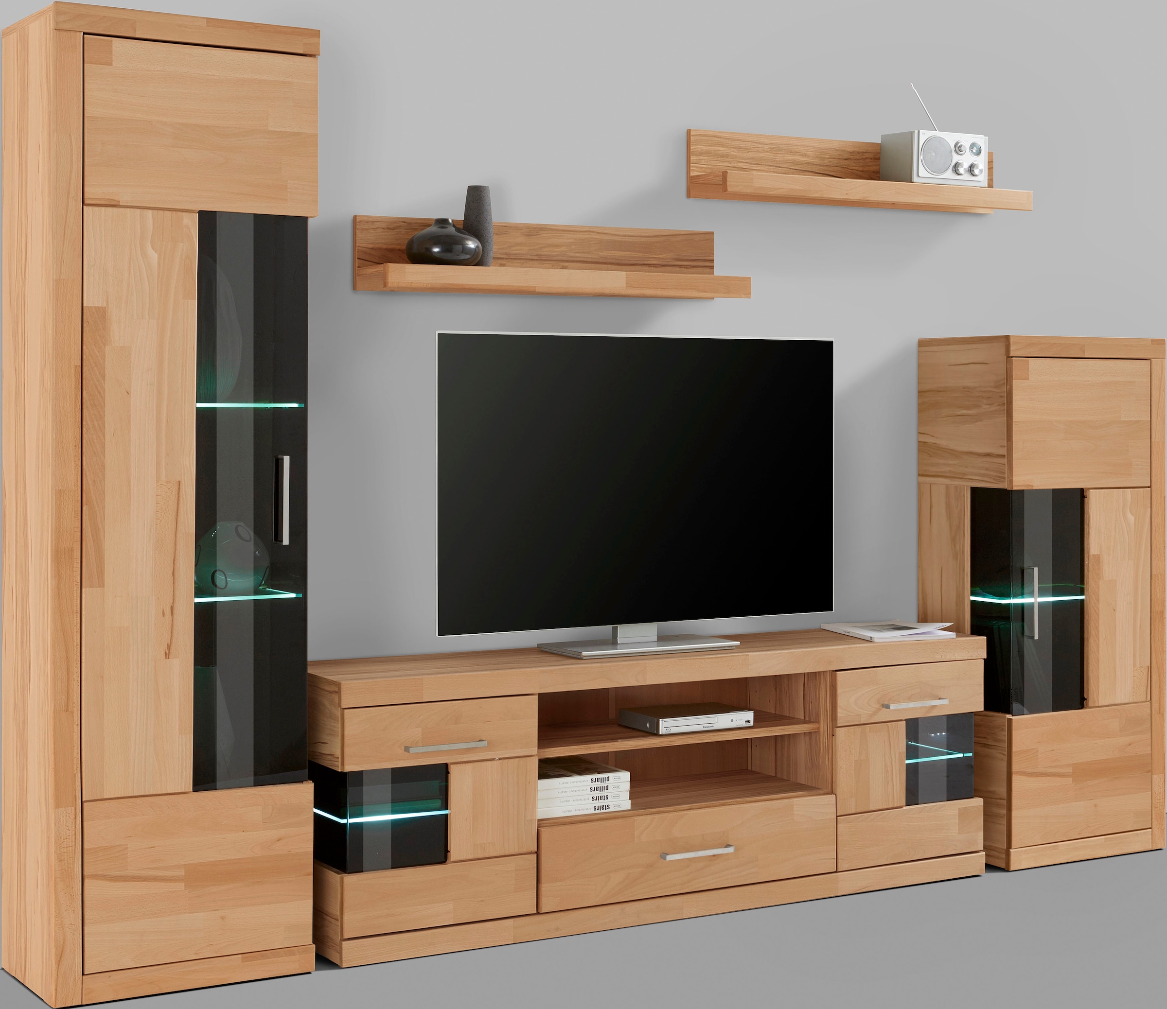 Home affaire Wohnwand »Ribe,Fronten Massivholz,Korpus Holzwekstoff,viel Stauraum«, (Set, 5 St.), Glaseinsatz aus gehärtetem Glas,Böden teilweise versetzbar
