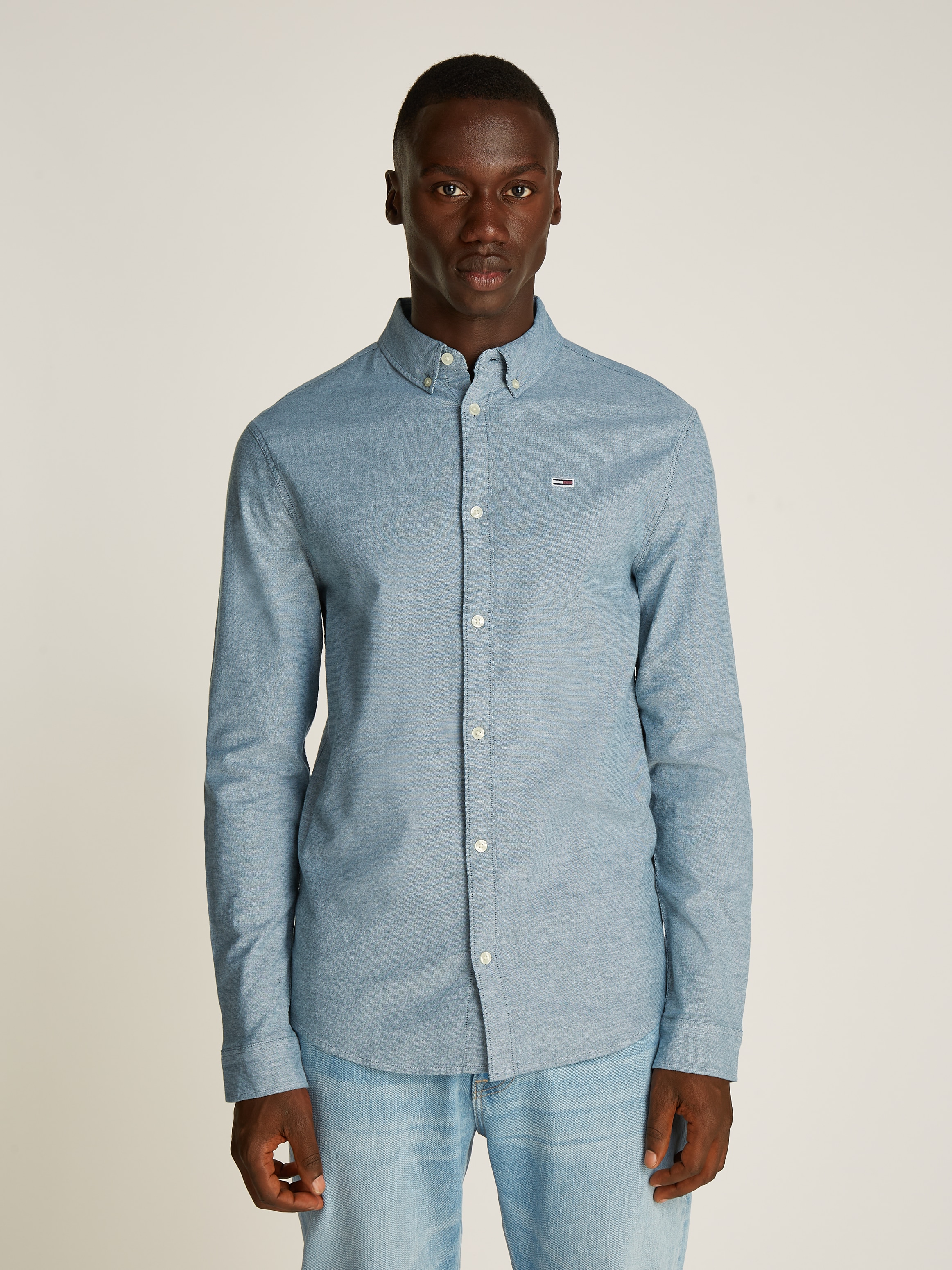 Tommy Jeans Langarmhemd »TJM Slim Stretch Oxford Shirt«, mit Flaglabel auf der Brust