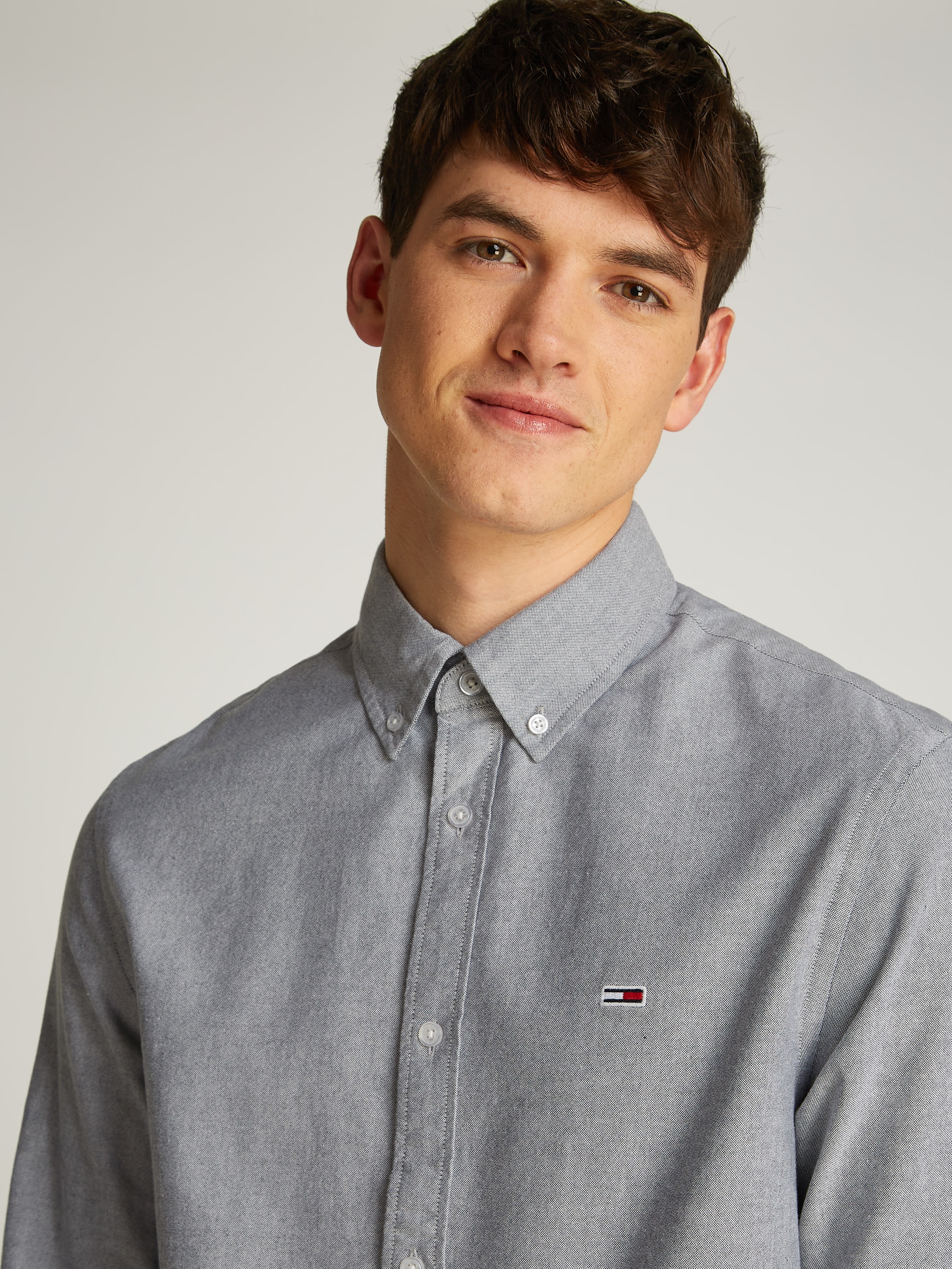 Tommy Jeans Plus Langarmhemd »TJM REG OXFORD SHIRT EXT«, in Grossen Grössen, Logostickerei, Button-down-Kragen