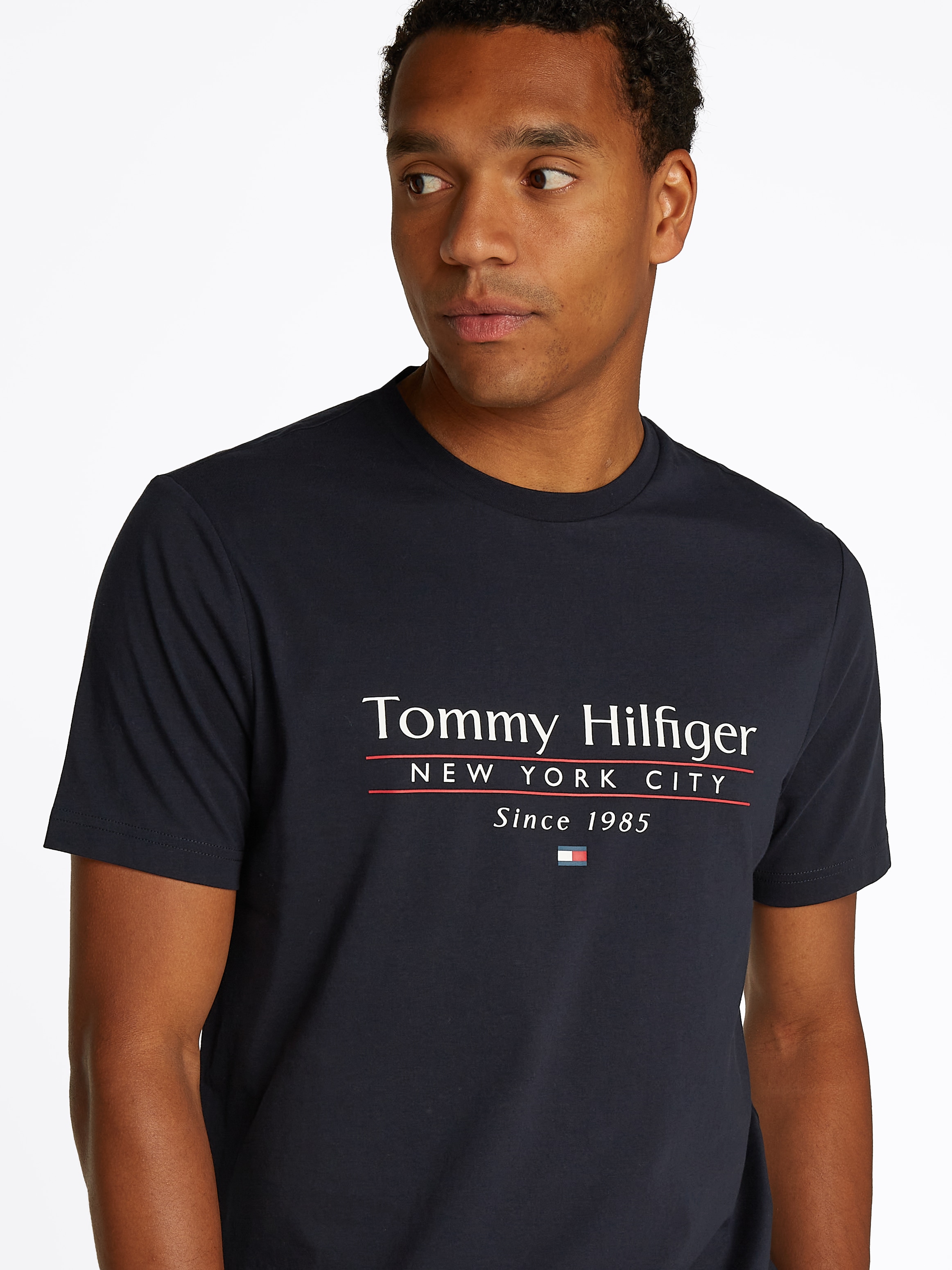 Tommy Hilfiger T-Shirt »HILFIGER CENTER STACK TEE«, mit grossem Schriftprint