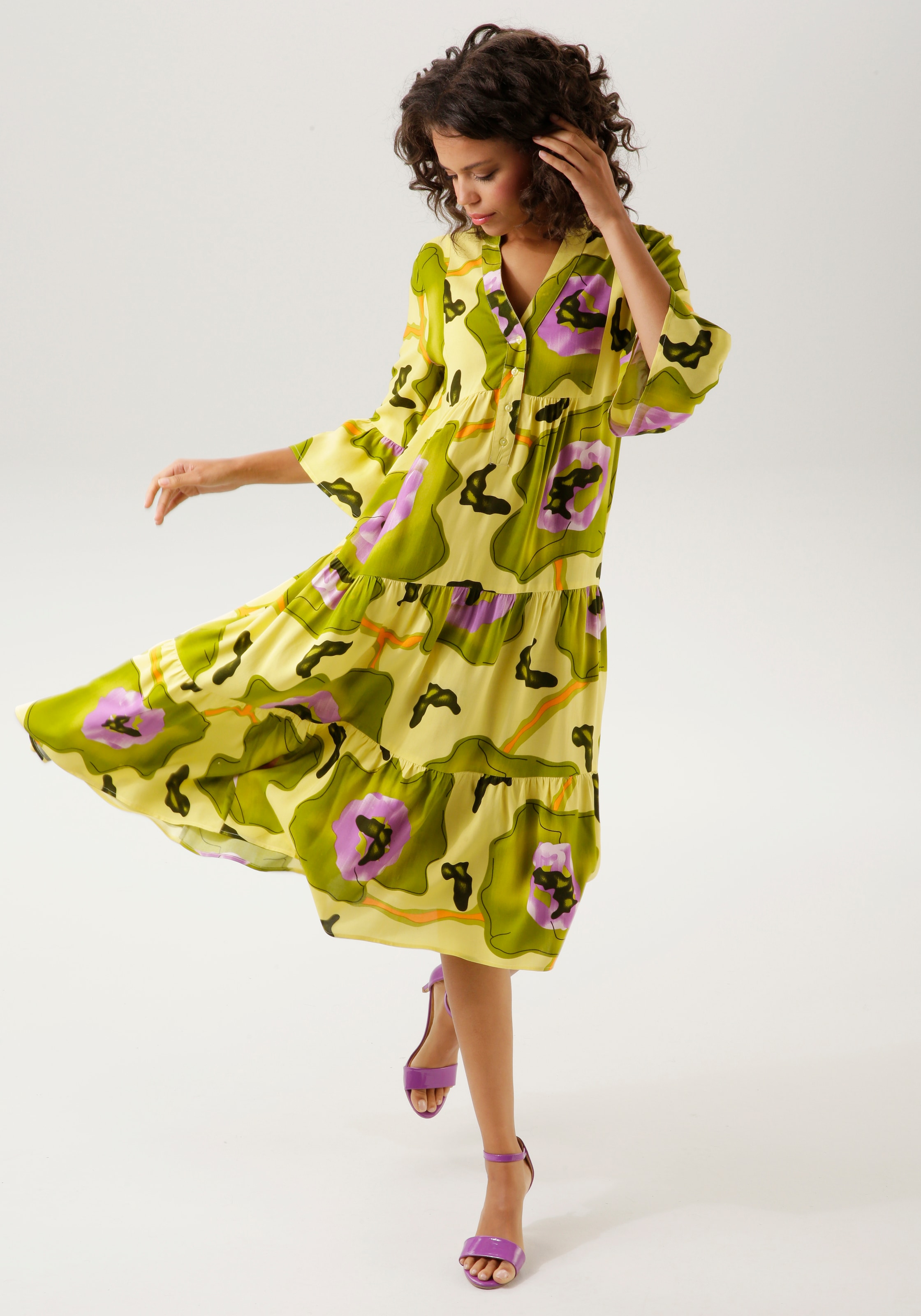 Aniston CASUAL Blusenkleid, mit grossflächigem, graphischem Blumendruck - NEUE KOLLEKTION