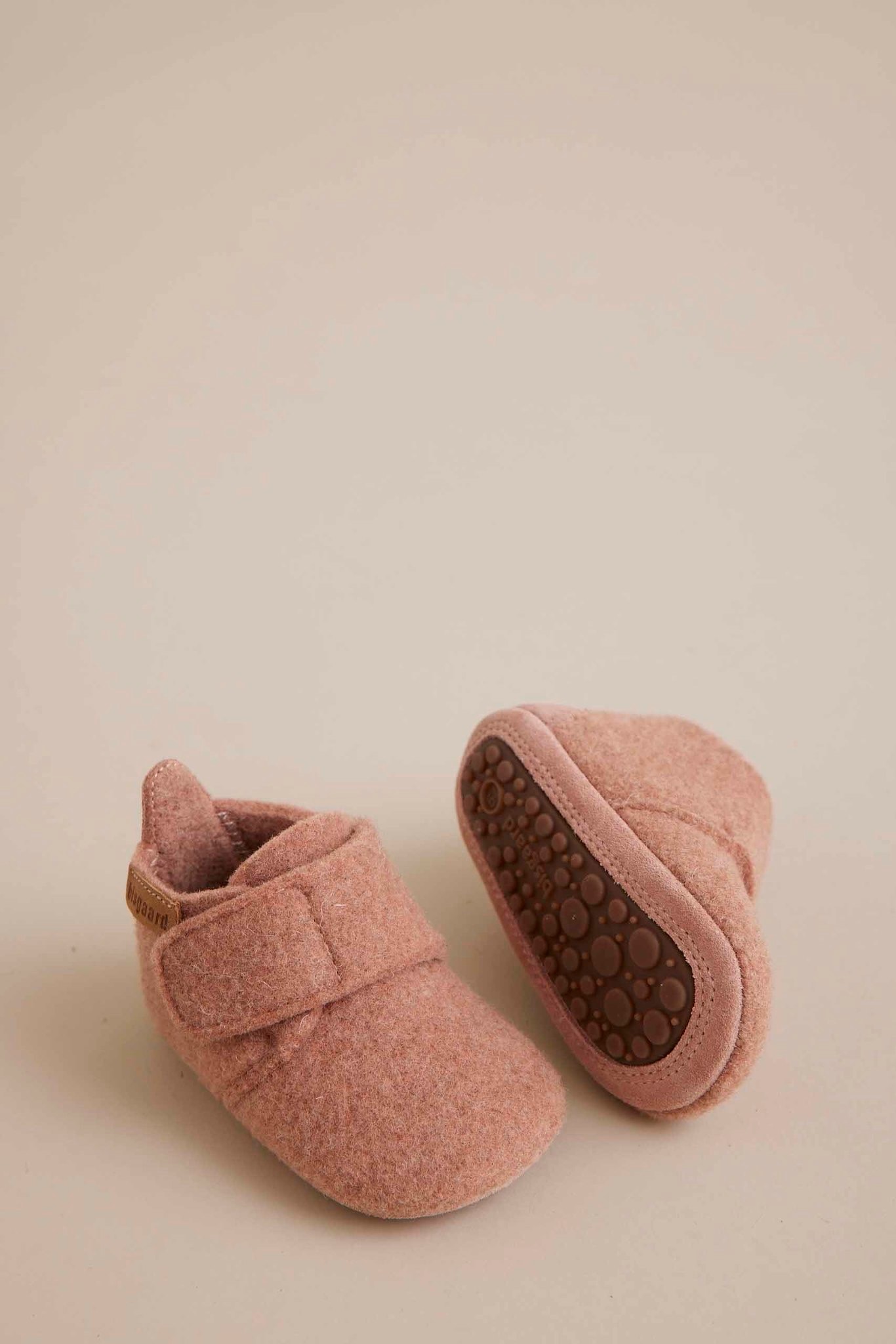 Bisgaard Hausschuh »Bisgaard Baby Wool«, Wagenschuh, Babyschuh, Schlupfschuh mit Klettverschluss