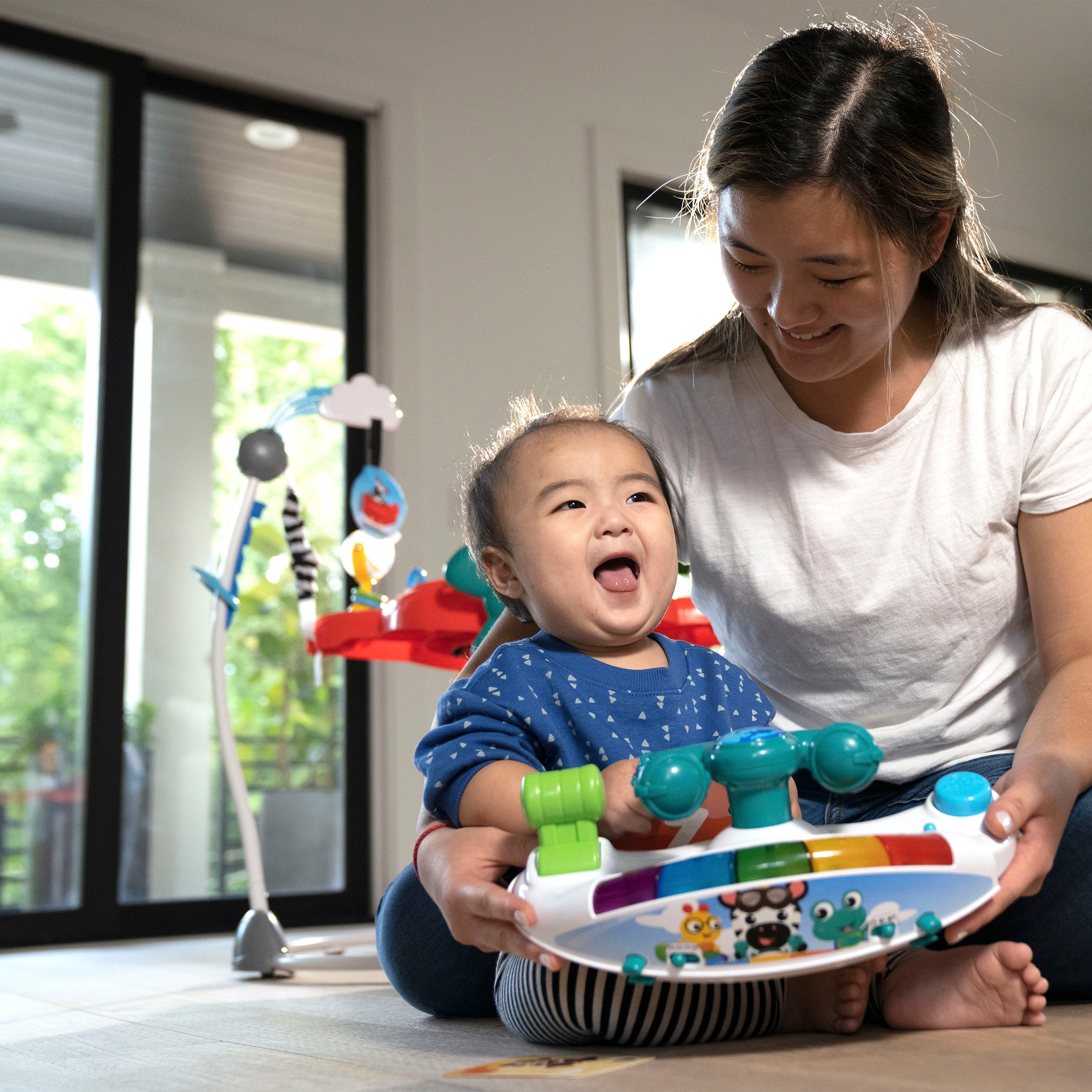 Baby Einstein Spielcenter »Airplane Adventure«, Mit über 20 Melodien, Geräuschen und Lichtern