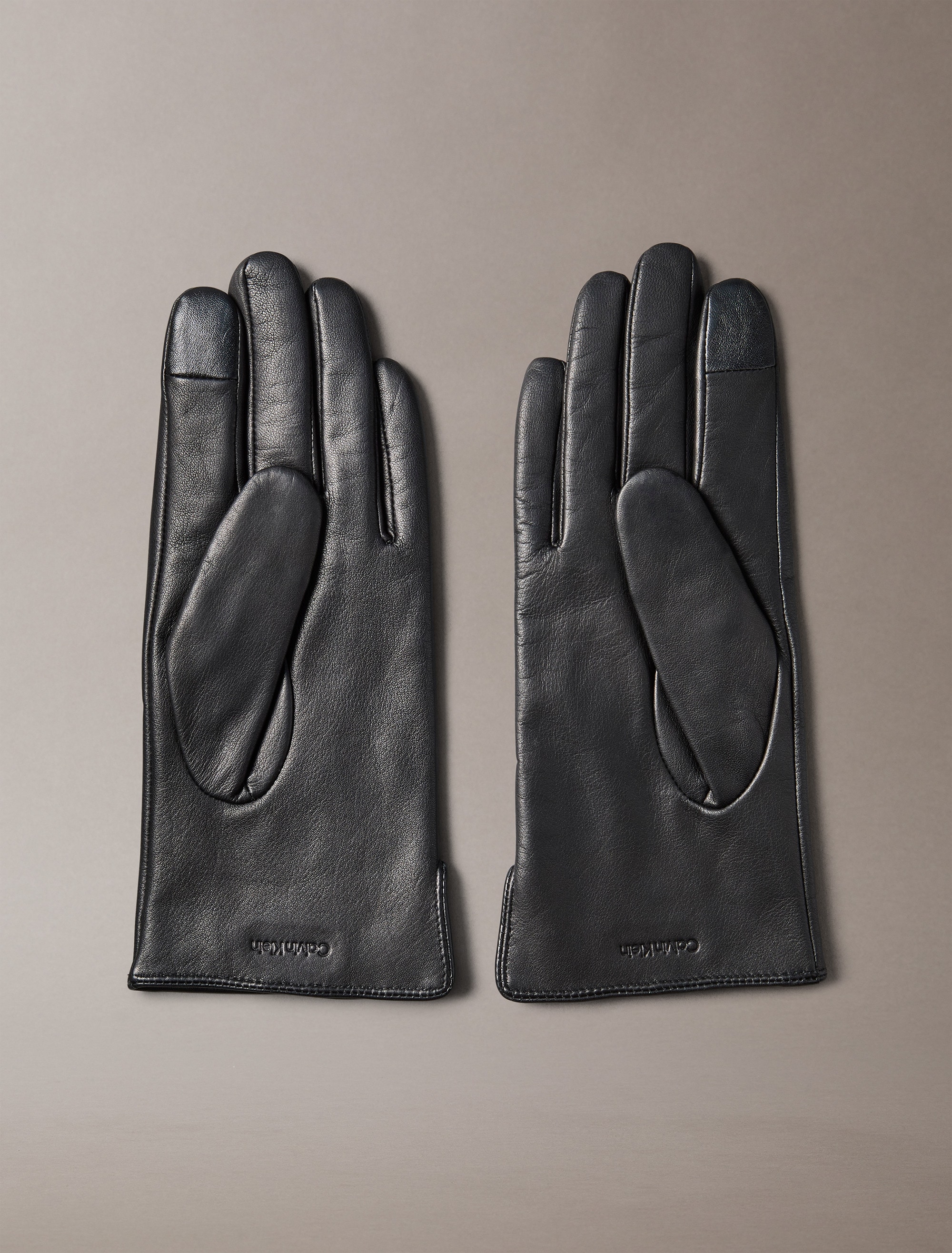 Calvin Klein Lederhandschuhe »METAL CK LEATHER GLOVES«, Perfekt für den Alltag
