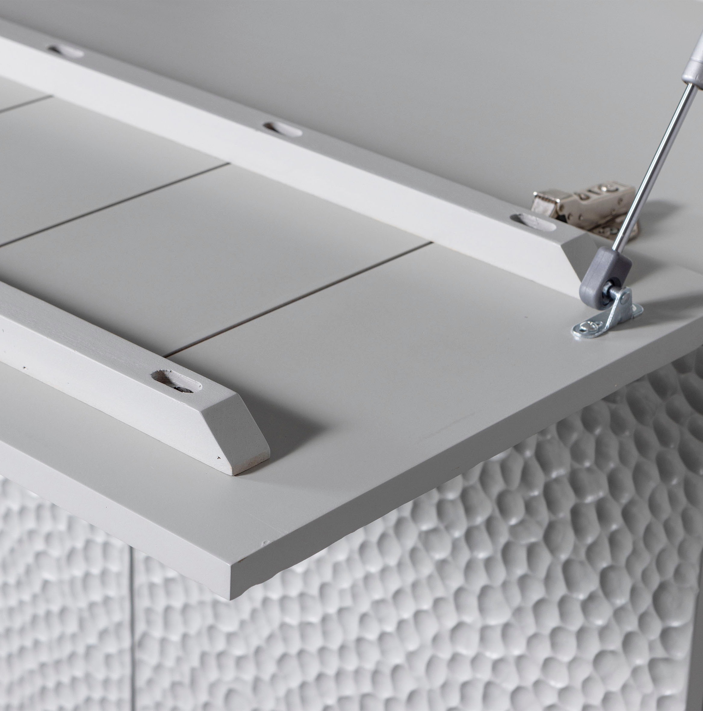 WOOOD Barschrank »Carve«, mit grafischen Muster, Breite 90 cm