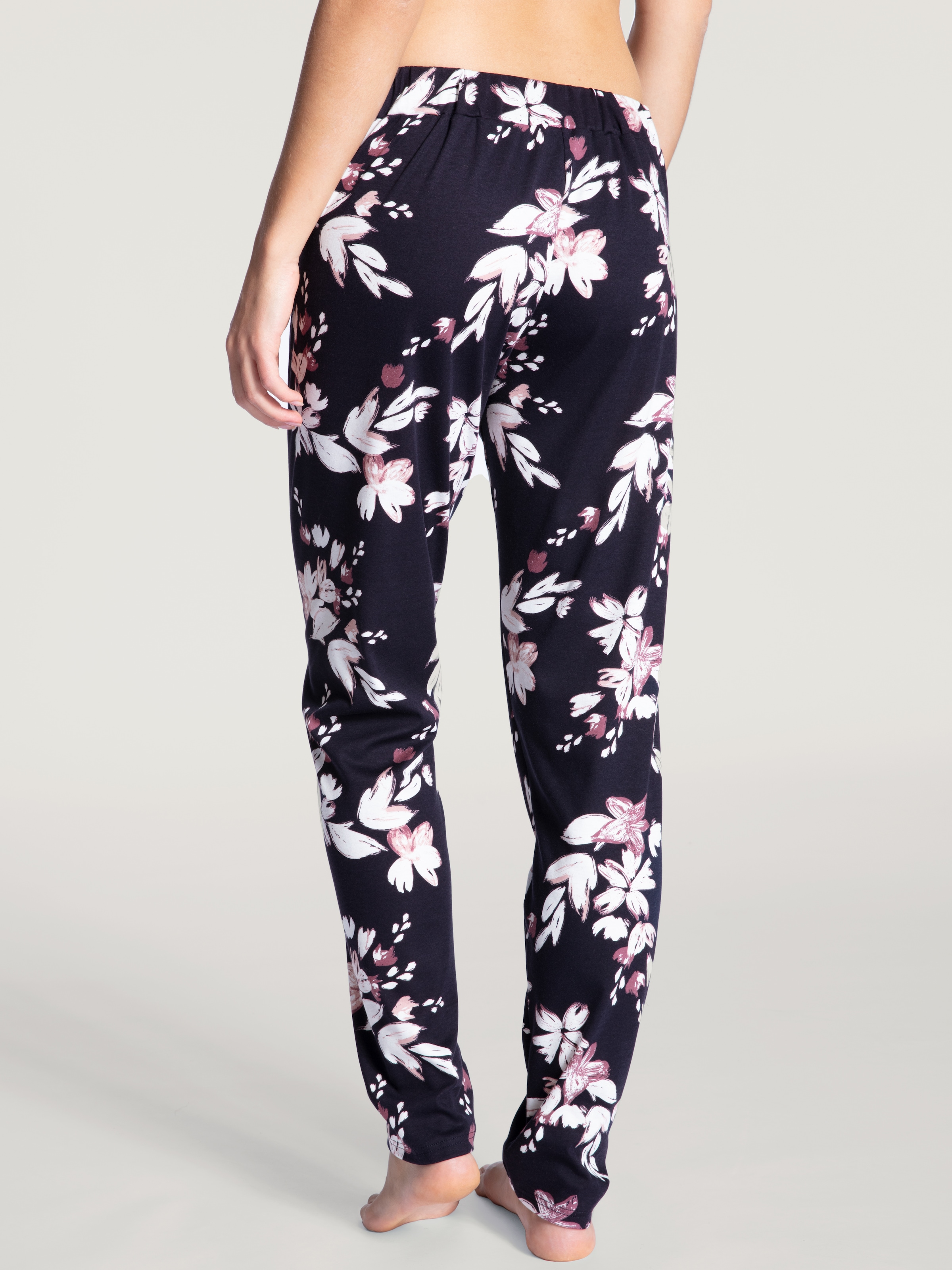 CALIDA Homewearhose »Favourites Dreams«, Loungehose mit floralem Muster, Pants mit Blumendruck