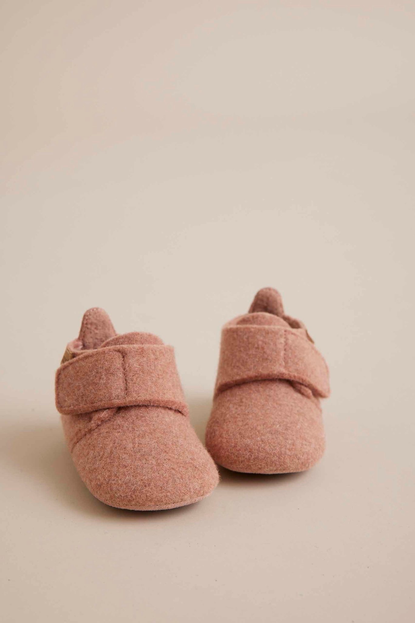 Bisgaard Hausschuh »Bisgaard Baby Wool«, Wagenschuh, Babyschuh, Schlupfschuh mit Klettverschluss