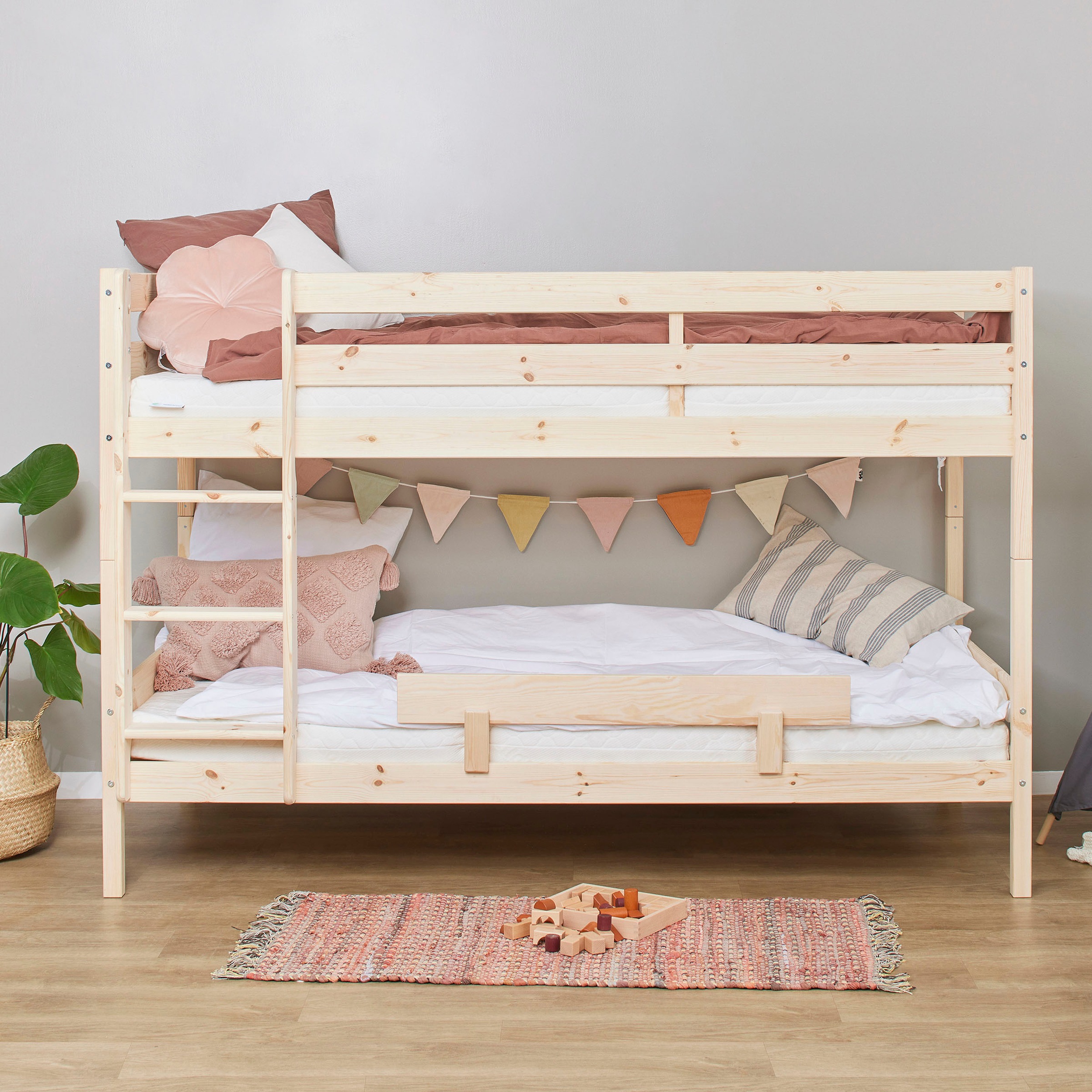 Hoppekids Etagenbett »ECO Comfort Kinderbett 90x200 oder 70x160 aus Massivholz in 4 Farben«, TÜV, FSC und Nordisches Umweltzeichen – wahlweise mit Matratzen