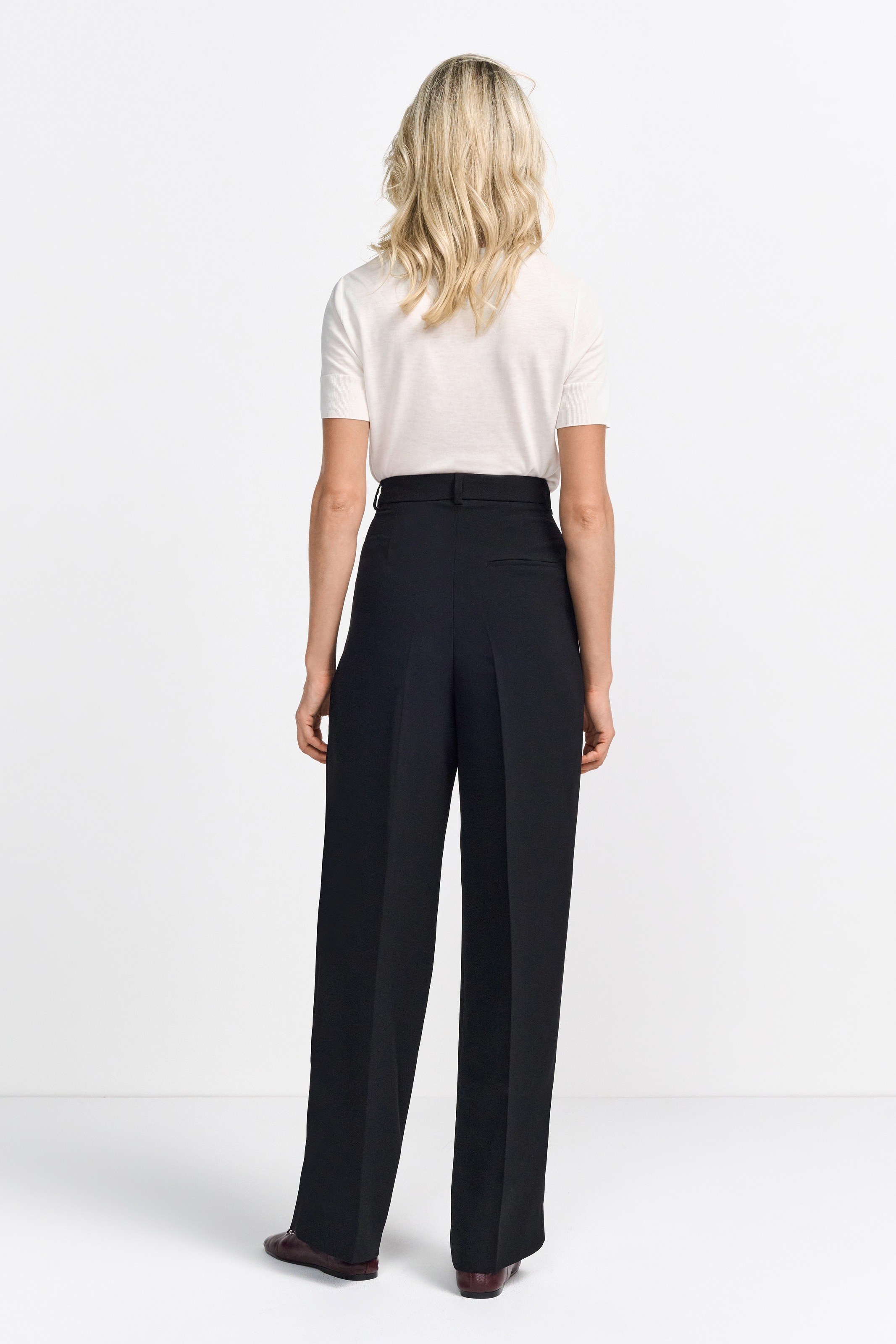 RICHROYAL Bügelfaltenhose, Mit Markenlabel über der Tasche
