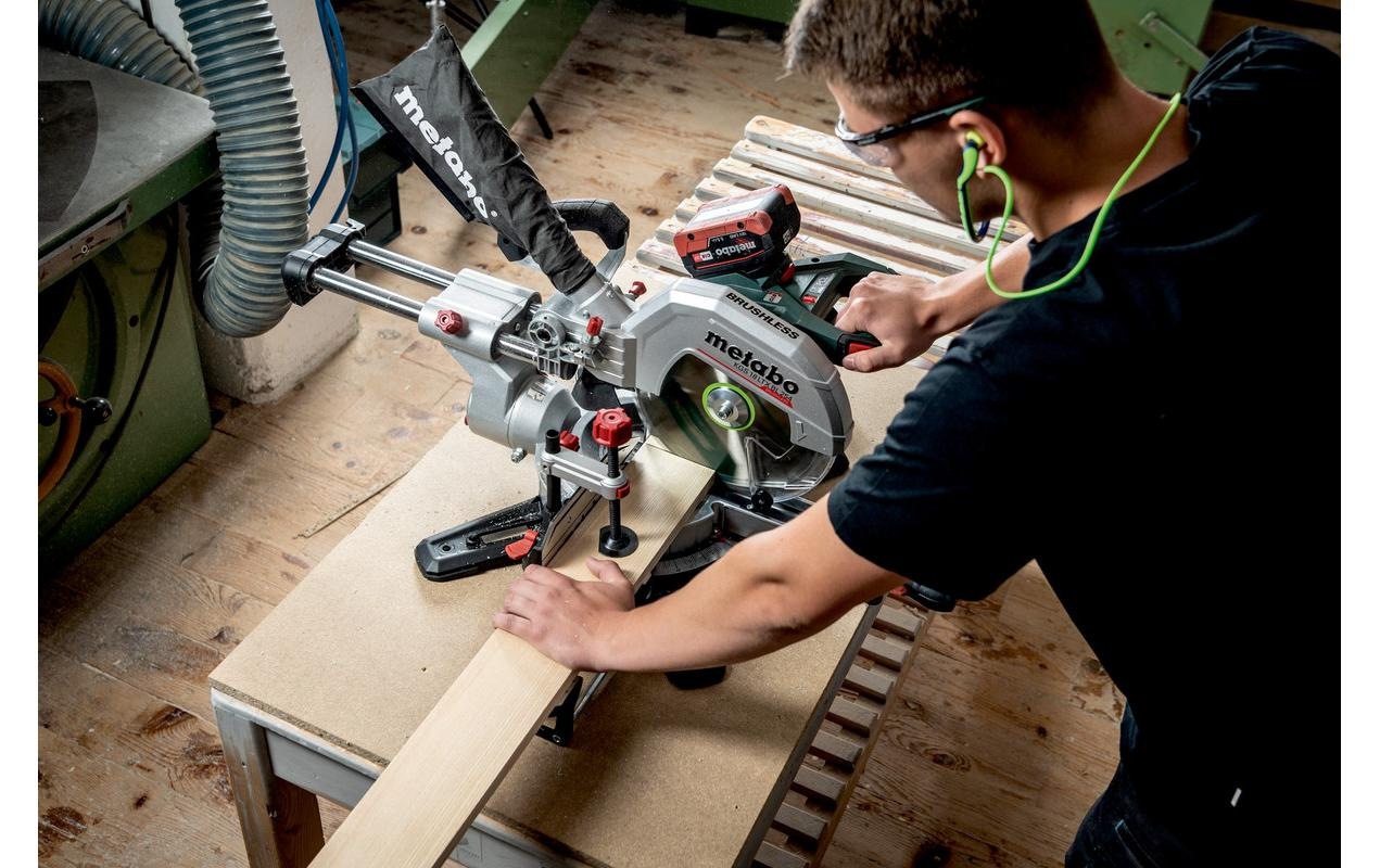 metabo Akku-Kapp-Gehrungssäge »KGS 18 LTX BL, Kit«