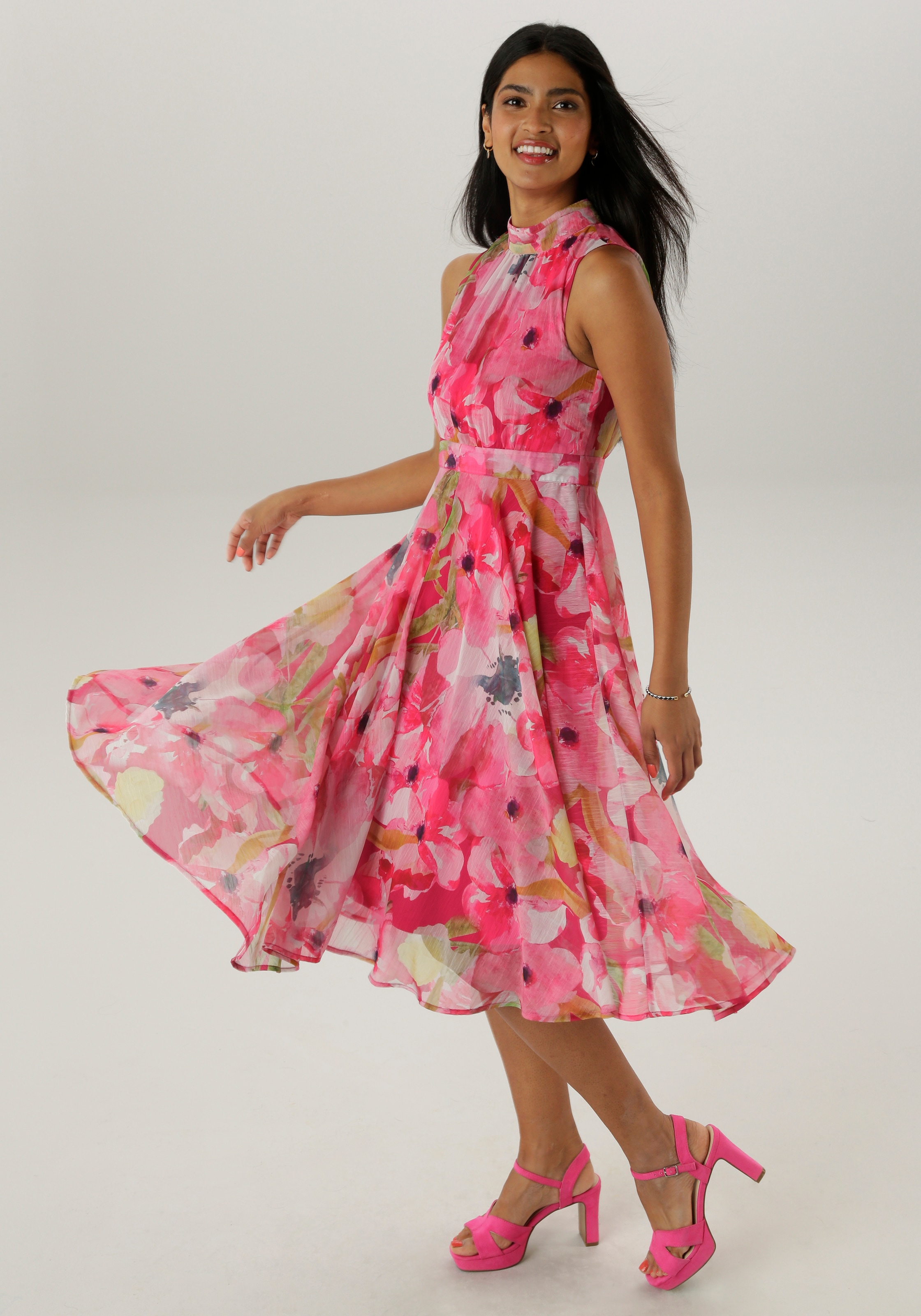 Aniston SELECTED Chiffonkleid, mit traumhafter, floraler Musterung