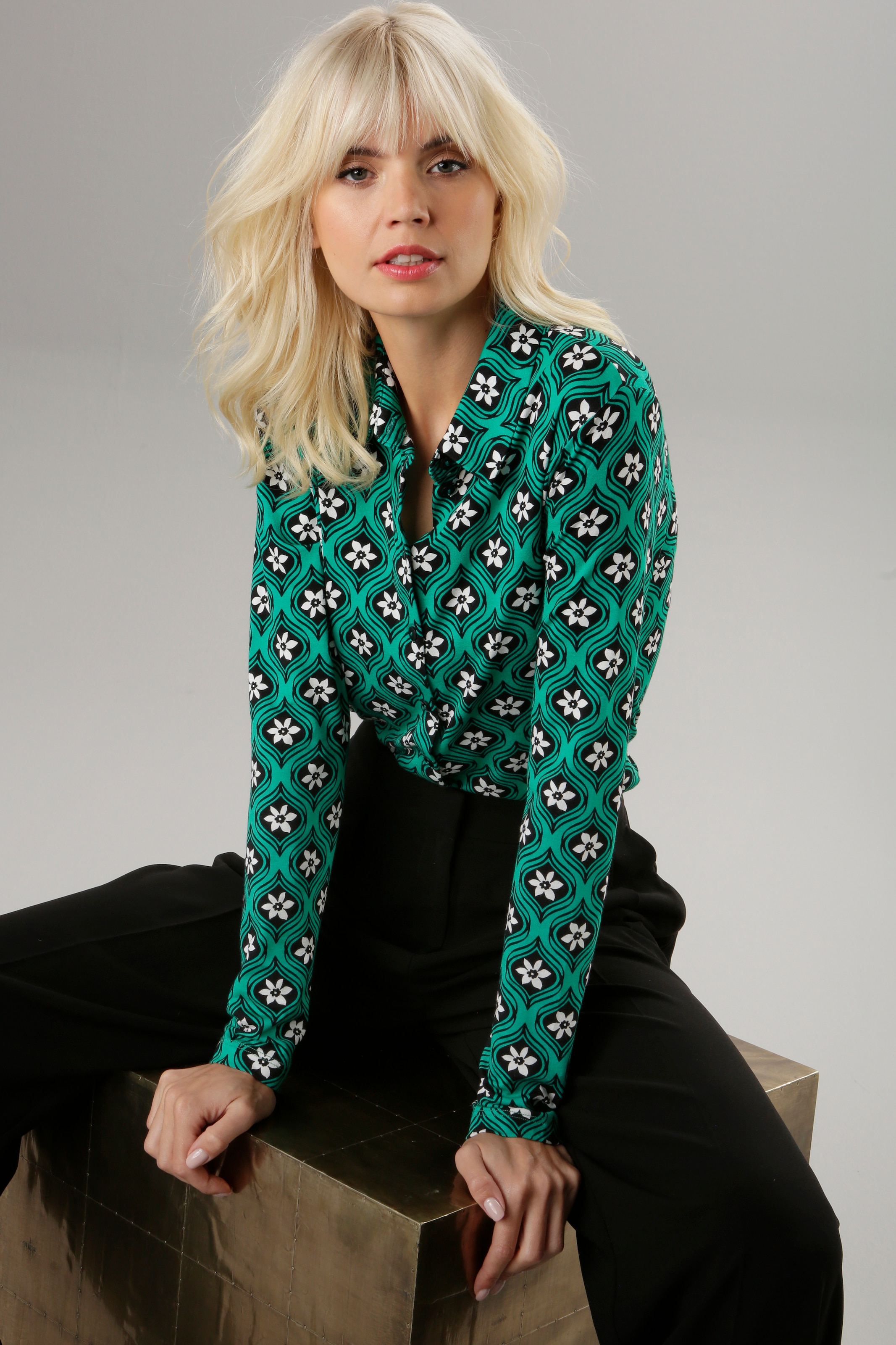 Aniston SELECTED online elastischem | Jelmoli-Versand Jersey bestellen Hemdbluse, aus