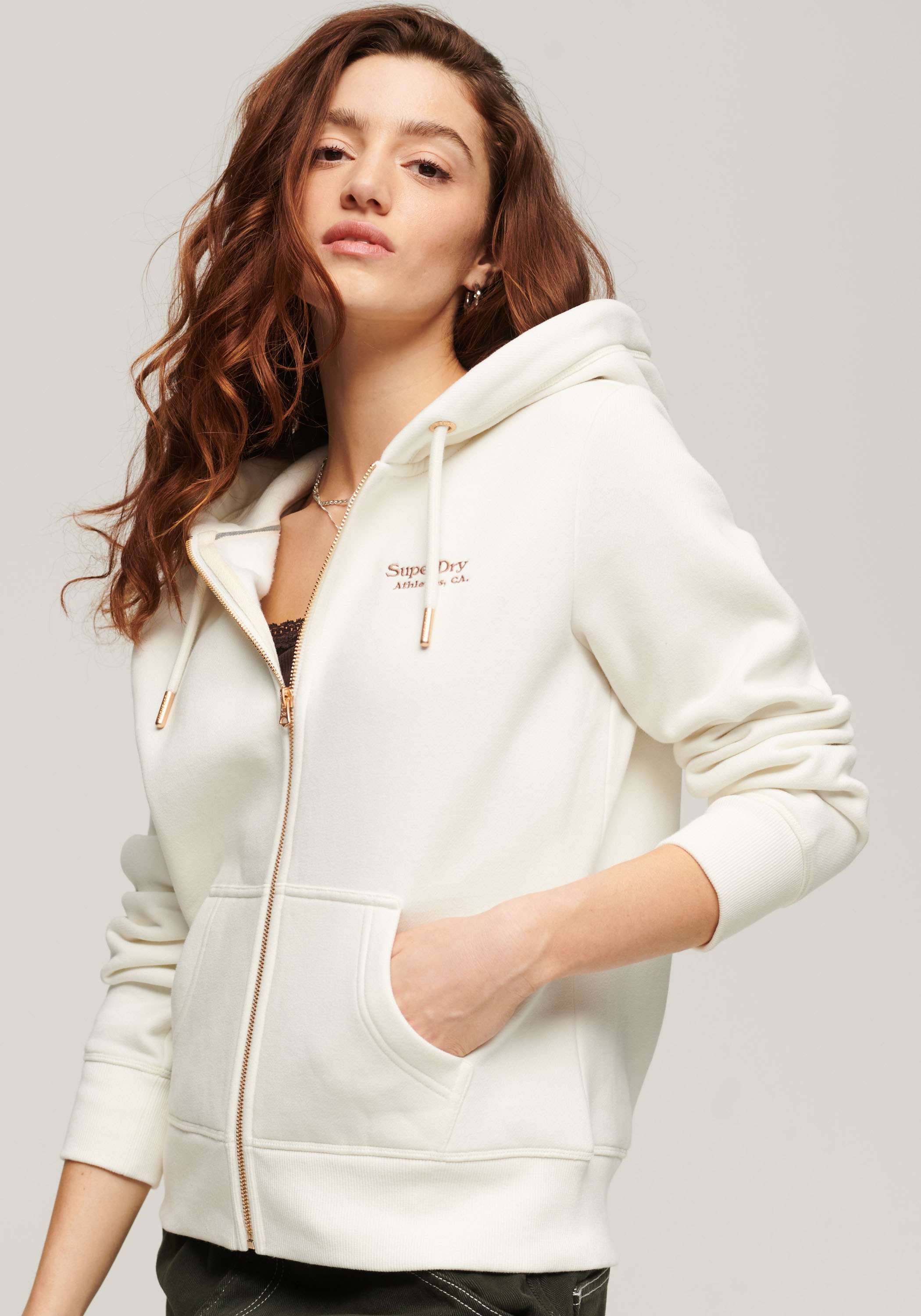 Superdry Kapuzensweatjacke »ESSENTIAL LOGO ZIP HOODIE«, mit Logostickerei