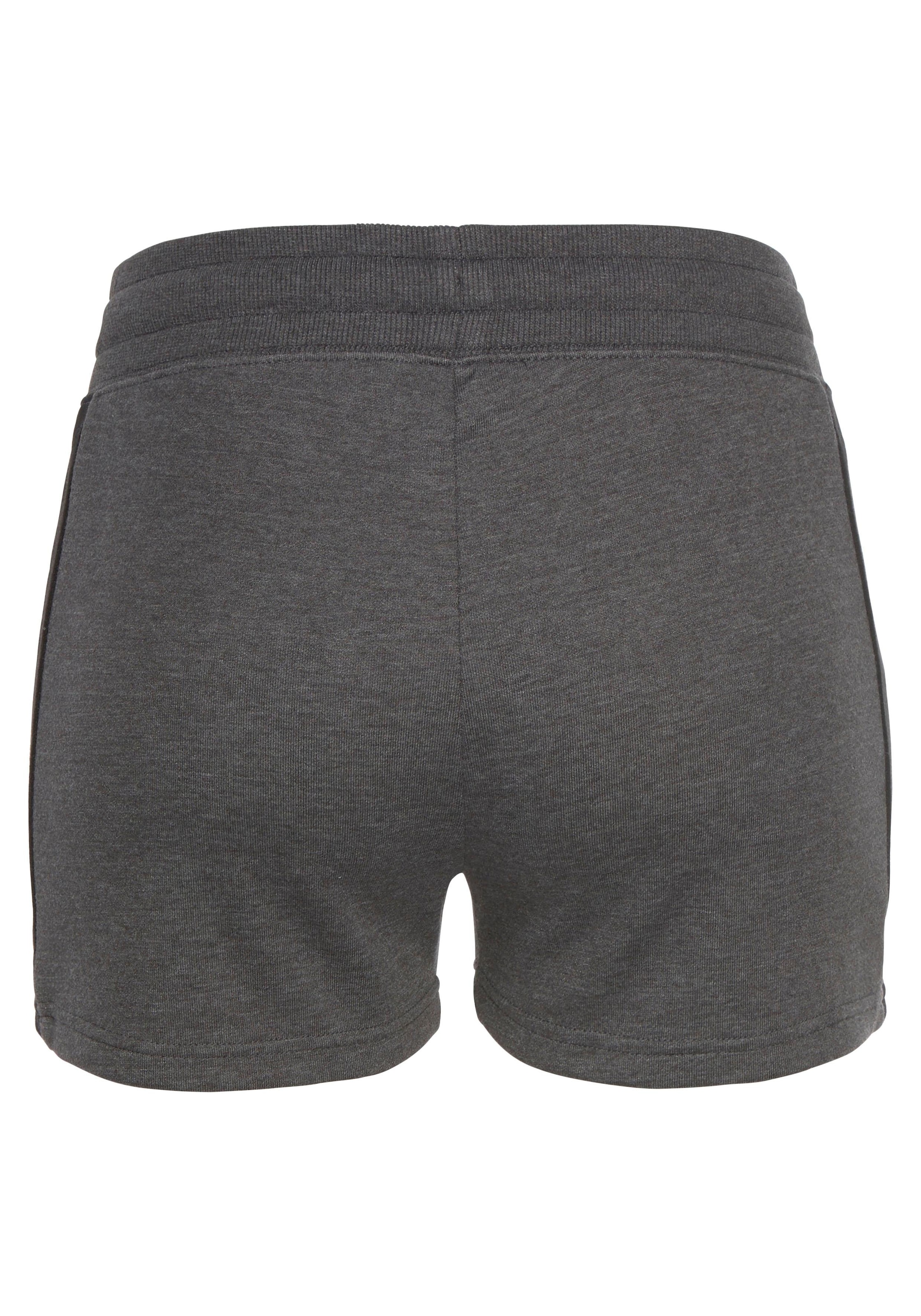 Bench. Loungewear Relaxshorts, mit Seitenstreifen, Loungewear online  bestellen bei Jelmoli-Versand Schweiz