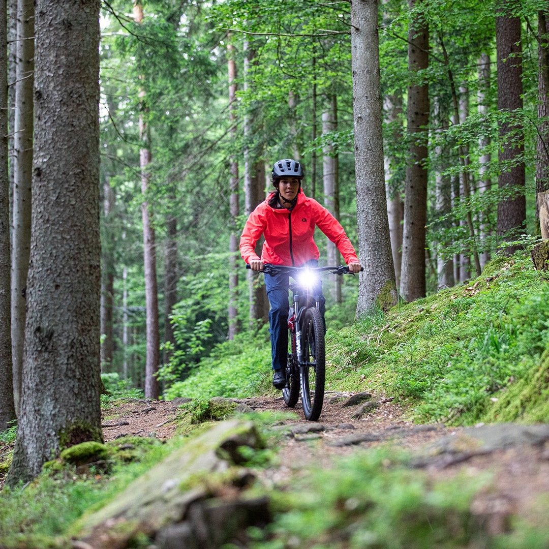 Gonso Fahrradjacke »Sura online und Plus«, Kapuze Schweiz mit bei kaufen wind- wasserdicht, Jelmoli-Versand Radjacke Damen Regenjacke
