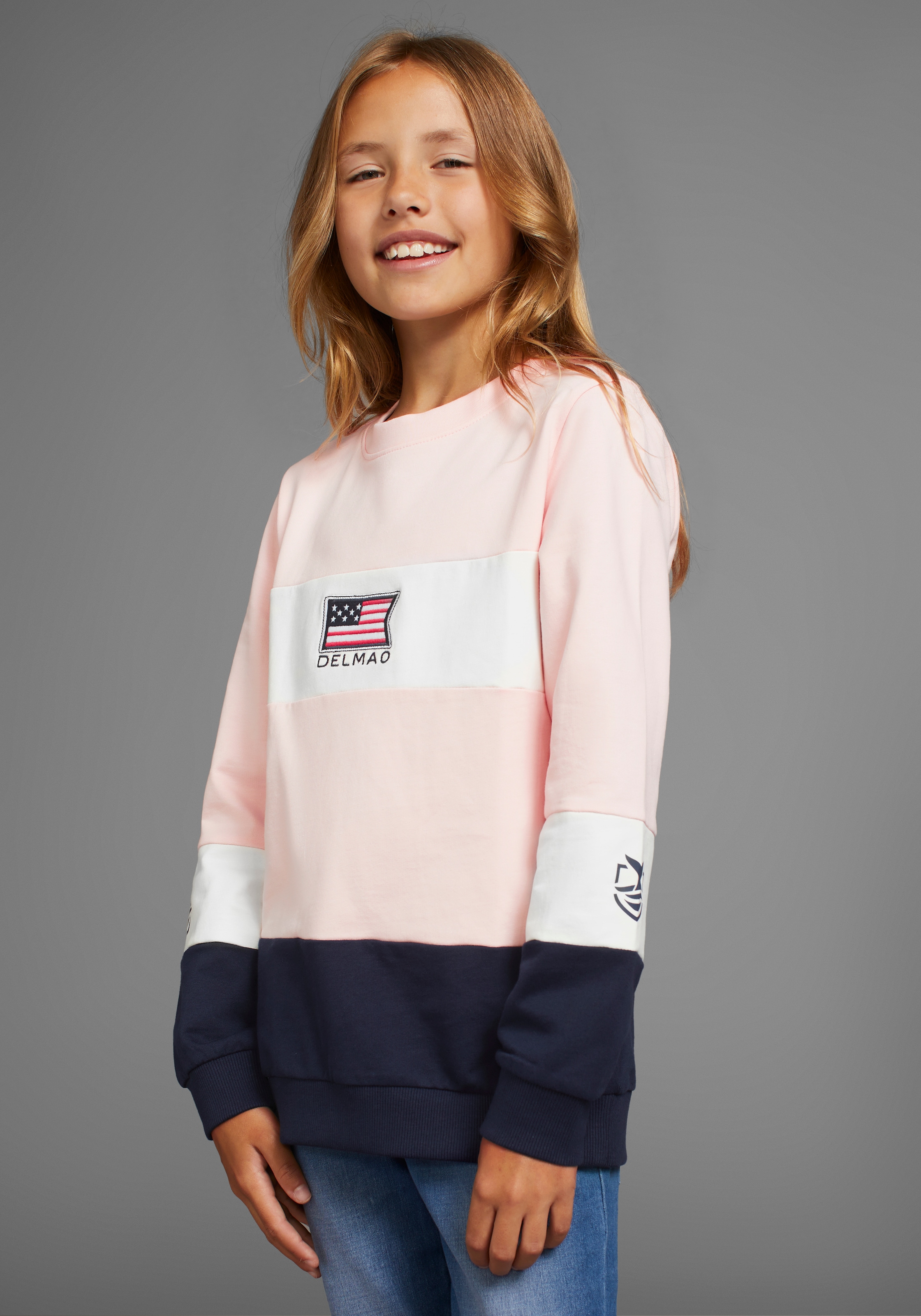 DELMAO Sweatshirt »Colorblocking Sweatshirt«, mit Logo-Stickerei für Mädchen