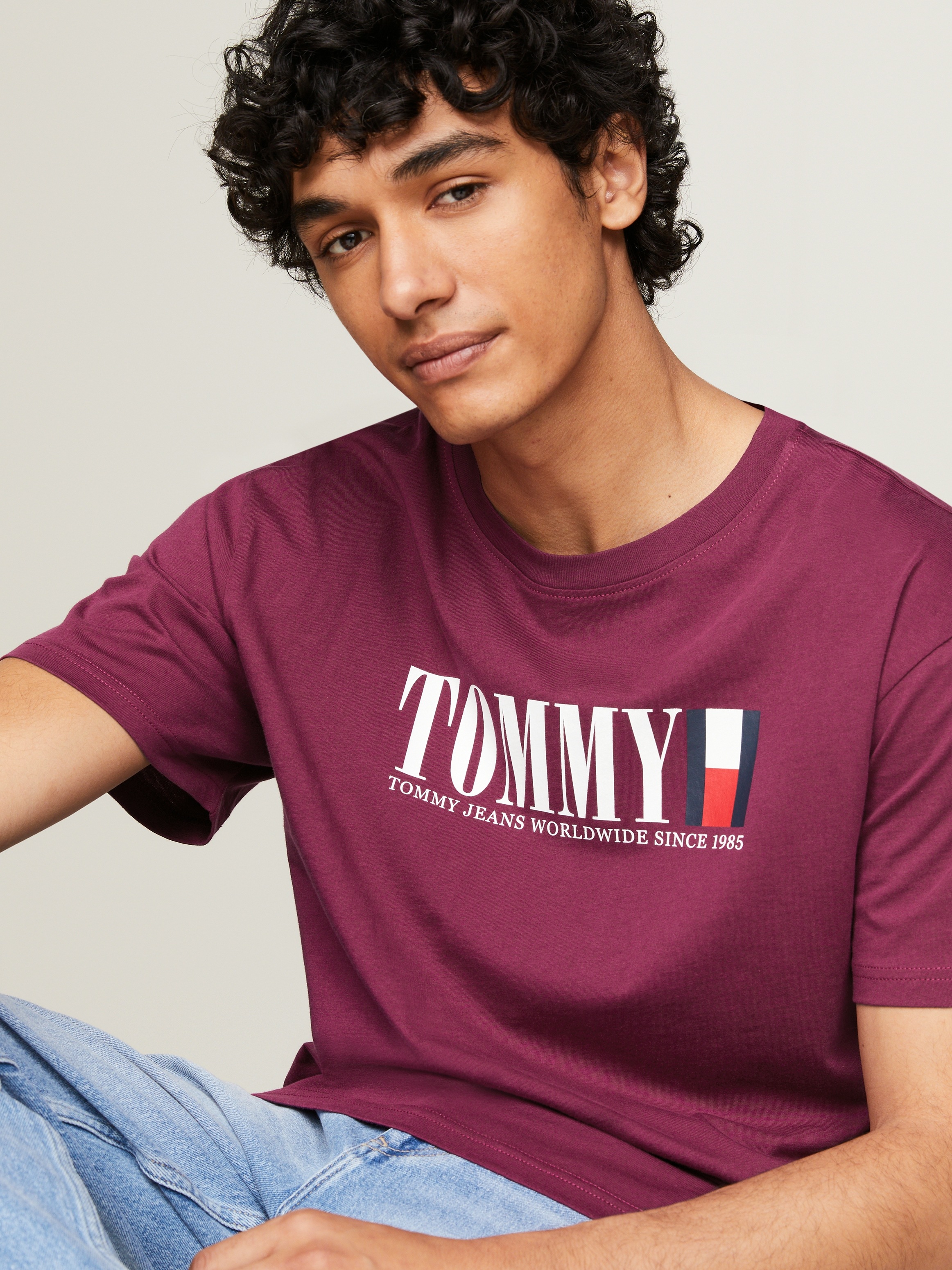 Tommy Jeans T-Shirt »TJM REG TOMMY DNA FLAG TEE EXT«, mit Logoprint